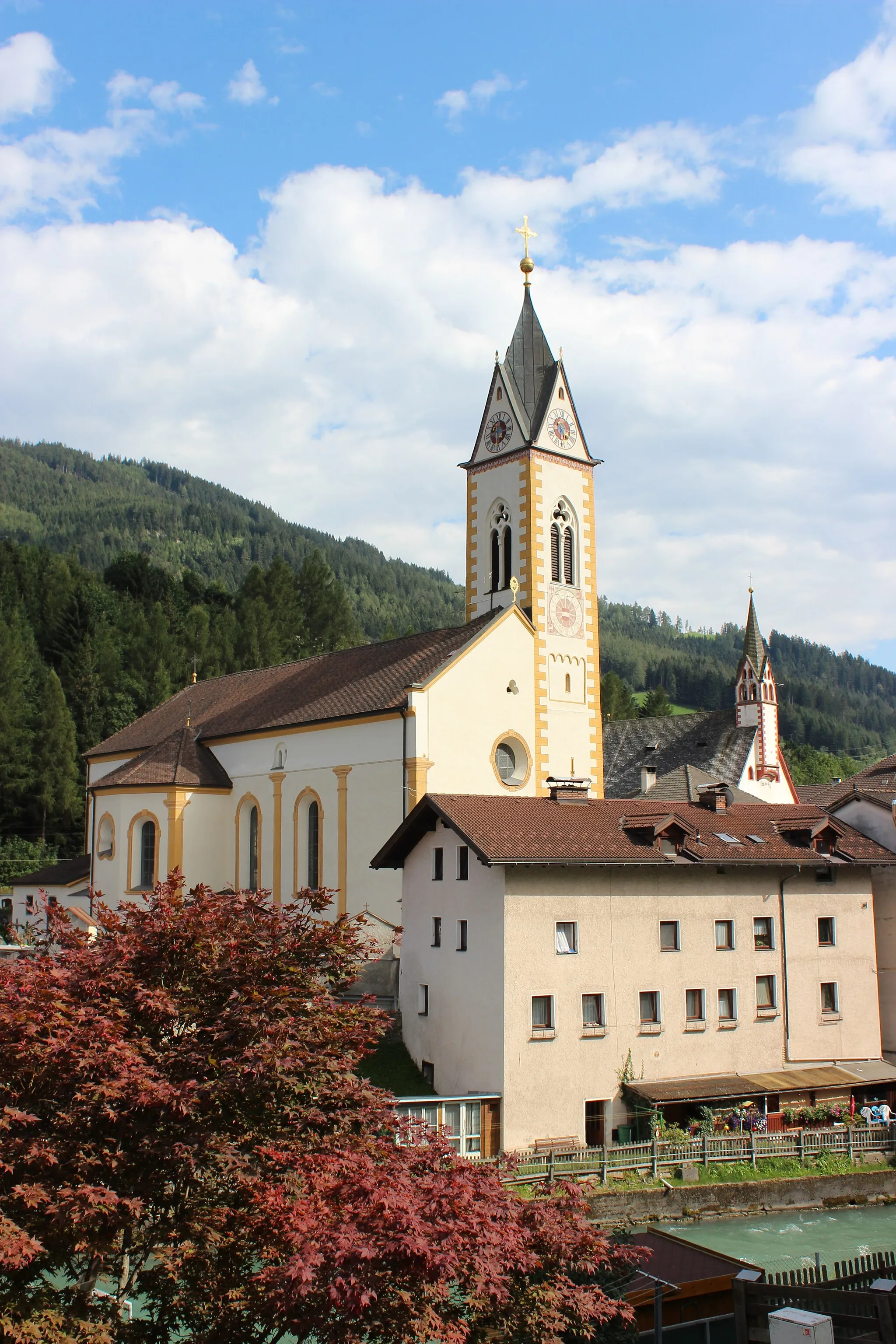 Photo showing: Mariä Himmelfahrt Church in Pfons near Matrei in Tyrol.