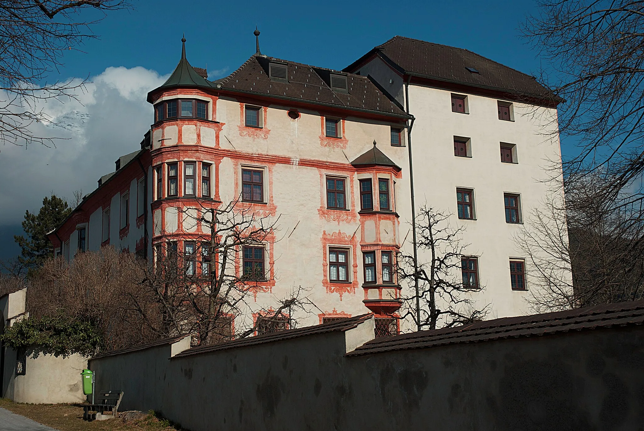 Photo showing: Schneeburg Castle in Mils