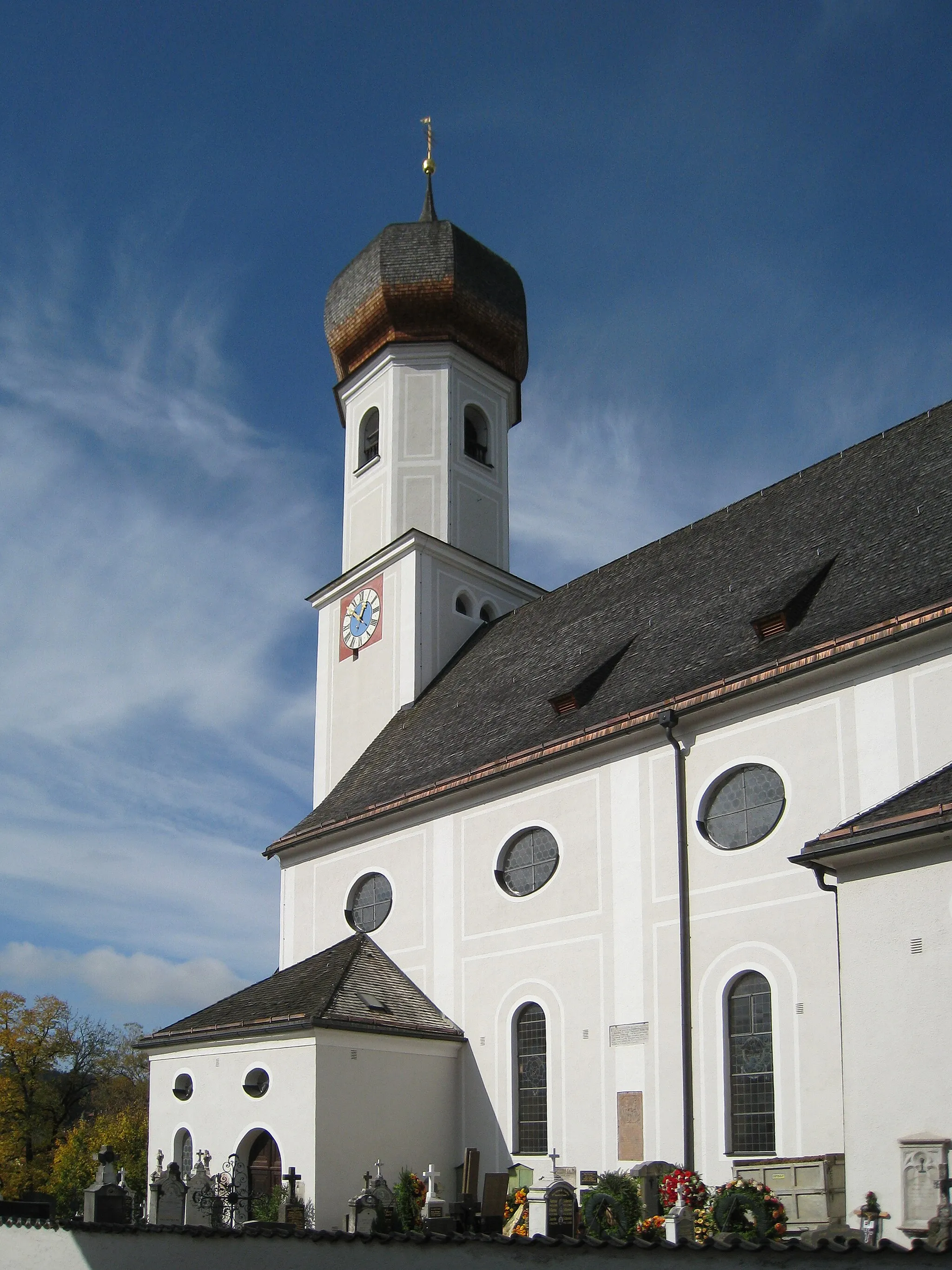 Photo showing: KIrche St. Ägidius in Gmund am Tegernsee mit Friedhof