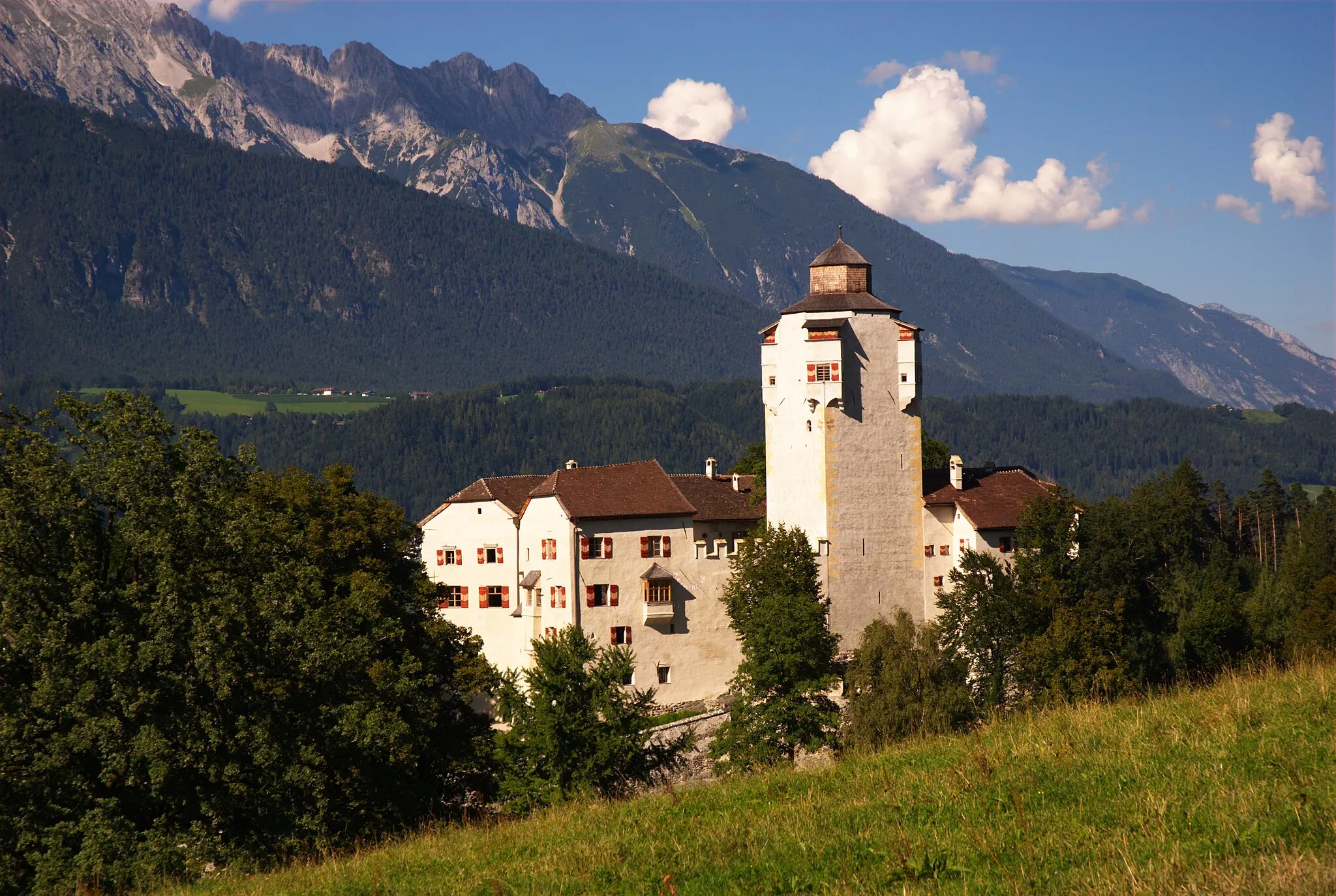 Photo showing: Friedberg castle near Volders, Tyrol