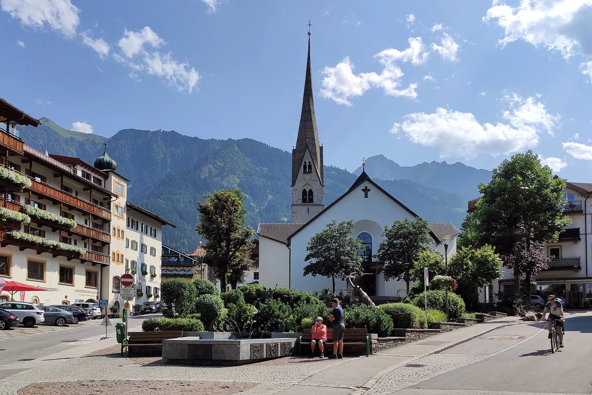 Photo showing: Die Kirche wurde im 14. Jahrhundert erstmals urkundlich genannt. Nach einem Brand wurde sie um 1500/1510 von Lienhard Plutauer im spätgotischen Stil neu erbaut und nach einem neuerlichen Brand um 1580 wiedererrichtet.