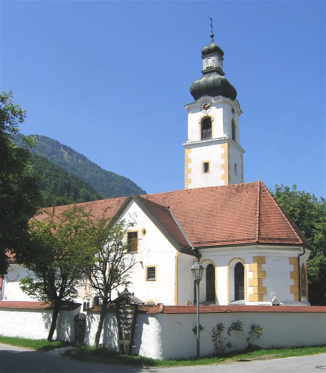 Photo showing: Niederaudorf, view of Saint Michael's Parish Church from south-east.