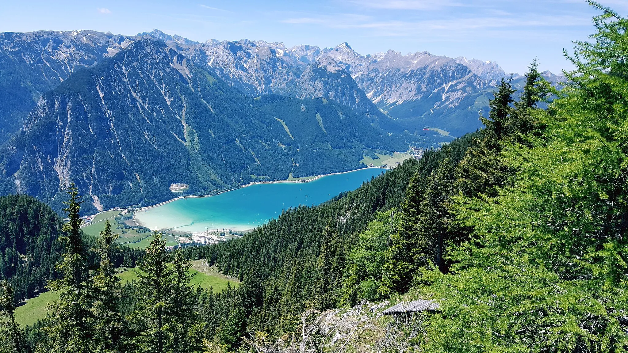 Photo showing: Achensee gen Nordwesten. Berge des Karwendel.