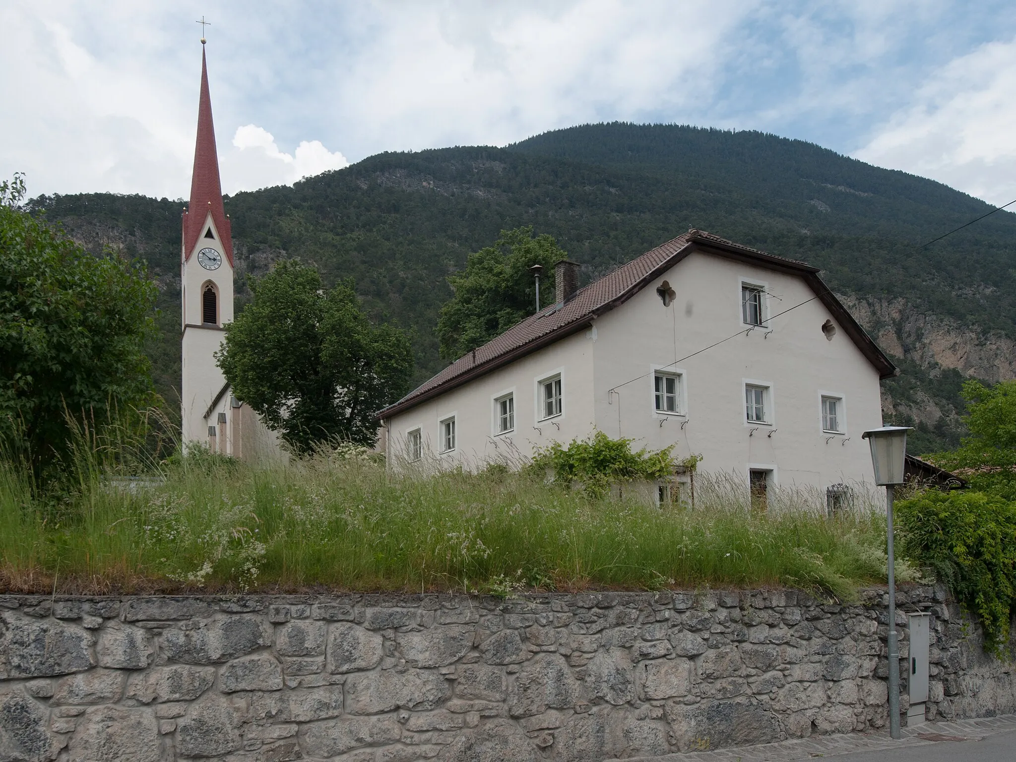Photo showing: Wiki takes Nordtiroler Oberland: Widum Mils