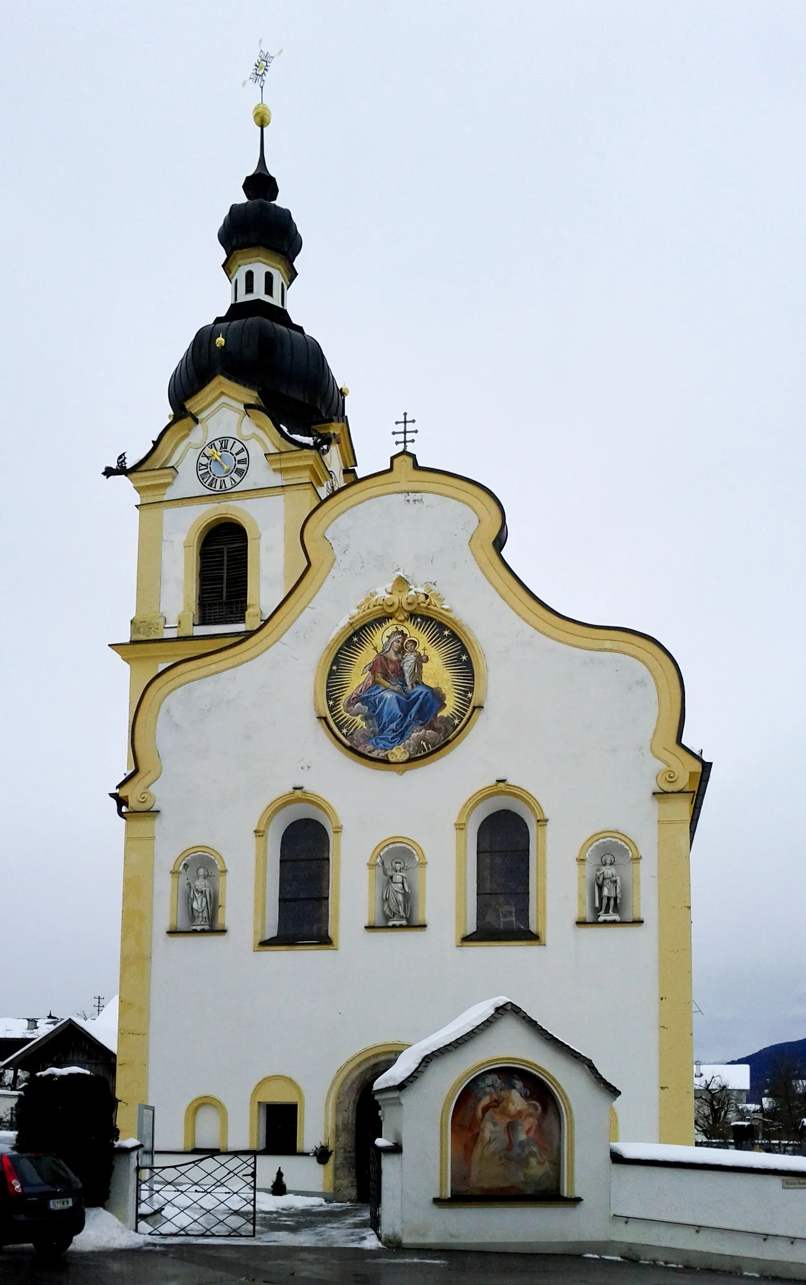 Photo showing: Katholische Pfarrkirche Hl. Margareta mit Friedhof