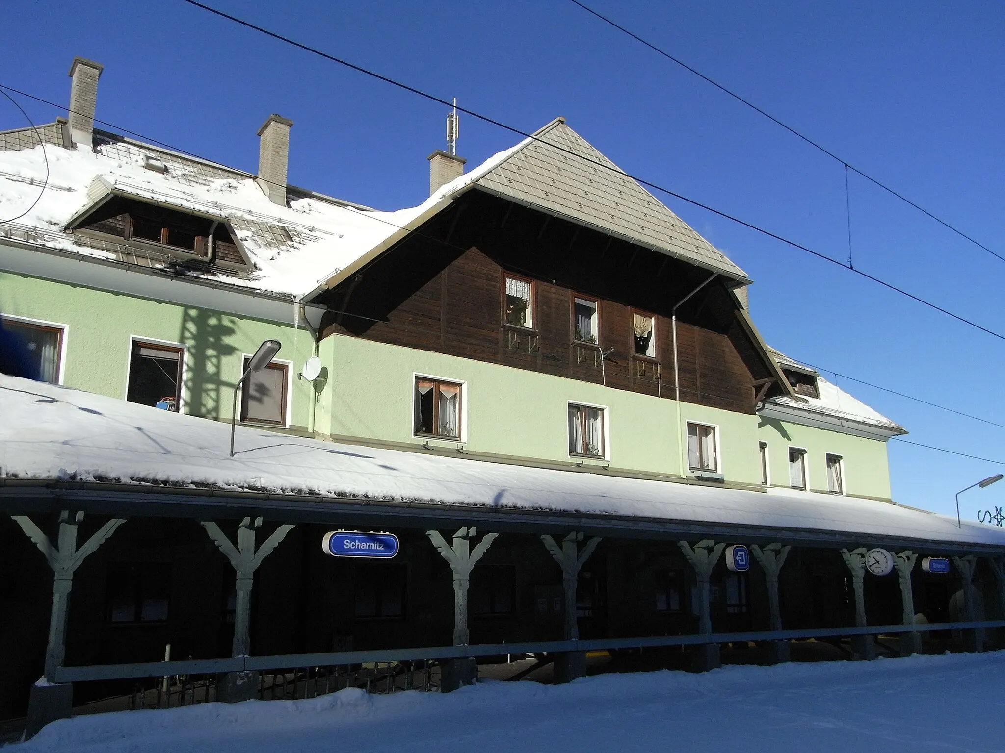 Photo showing: Scharnitz, Aufnahmsgebäude / Empfangsgebäude des Bahnhofs von Südosten