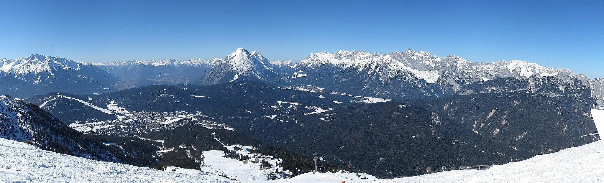 Photo showing: Seefeld plateau in winter, view from Seefelder Joch