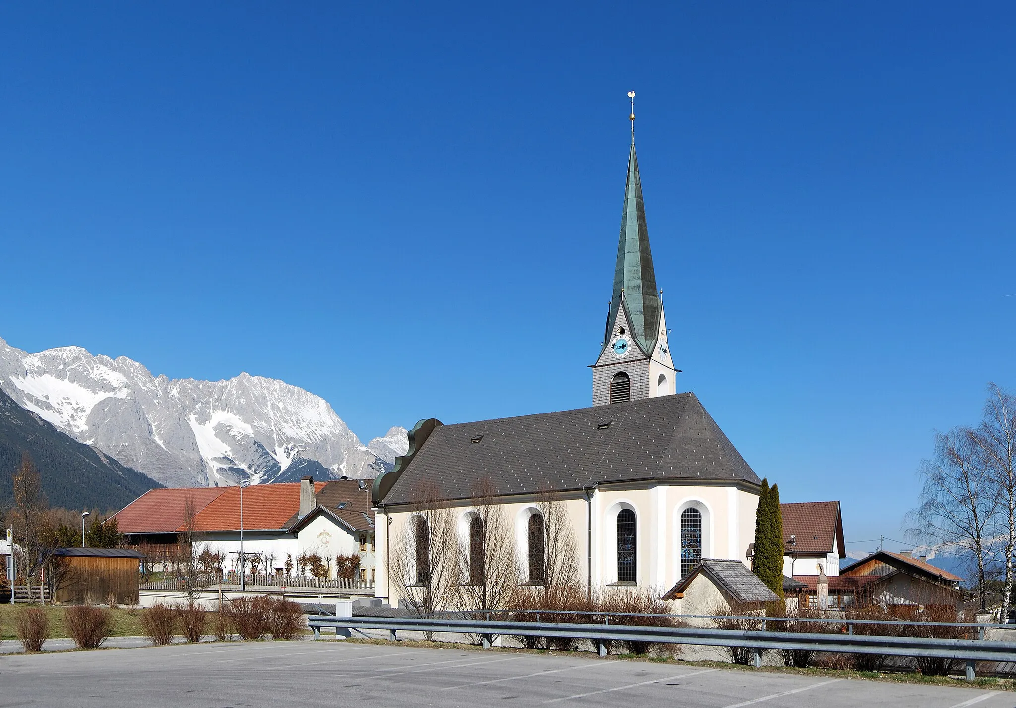 Photo showing: The parish church St. Joseph in Obsteig, Tyrol.