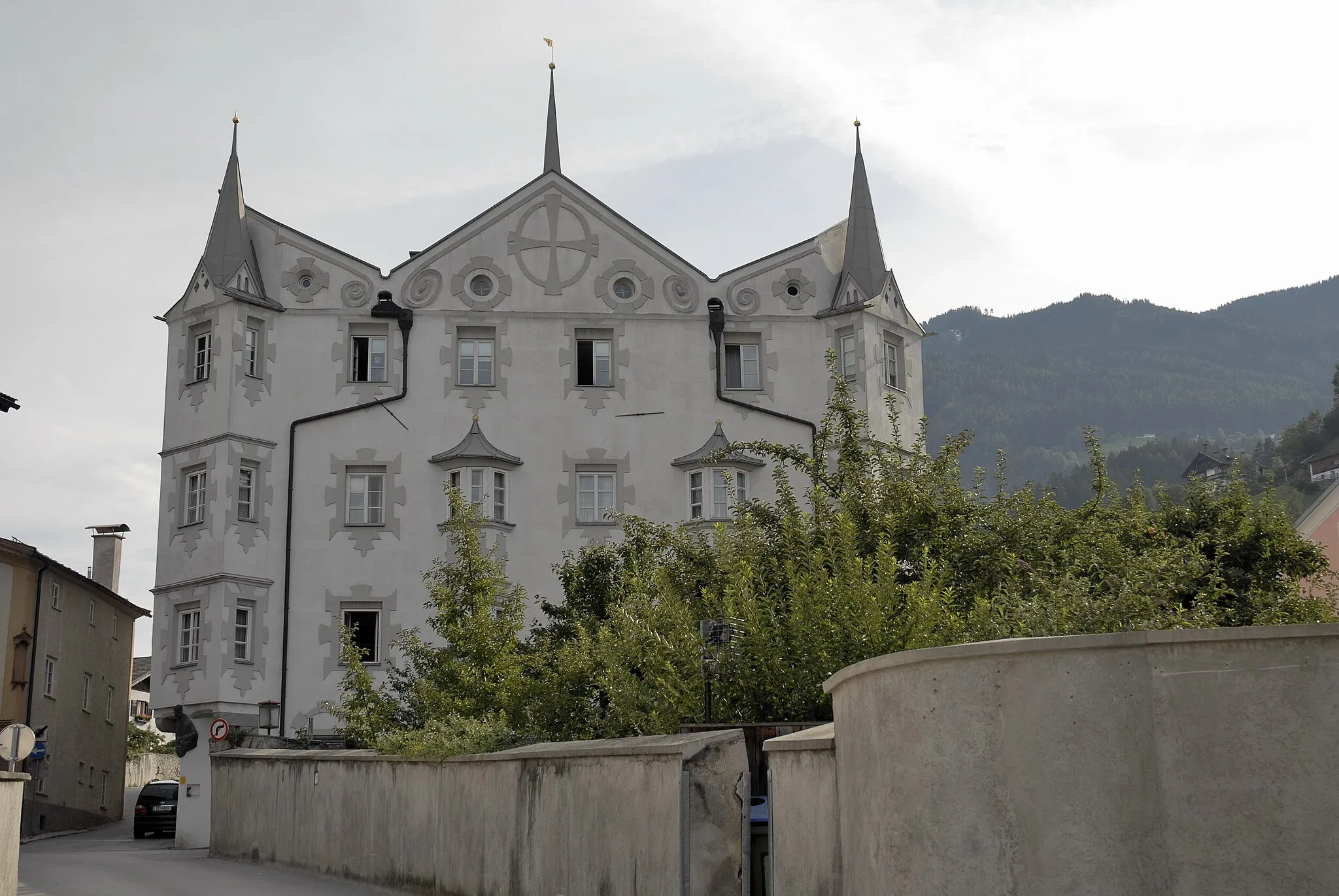 Photo showing: Schwaz, Fugger-Wohnhaus

This media shows the protected monument with the number 40141 in Austria. (Commons, de, Wikidata)