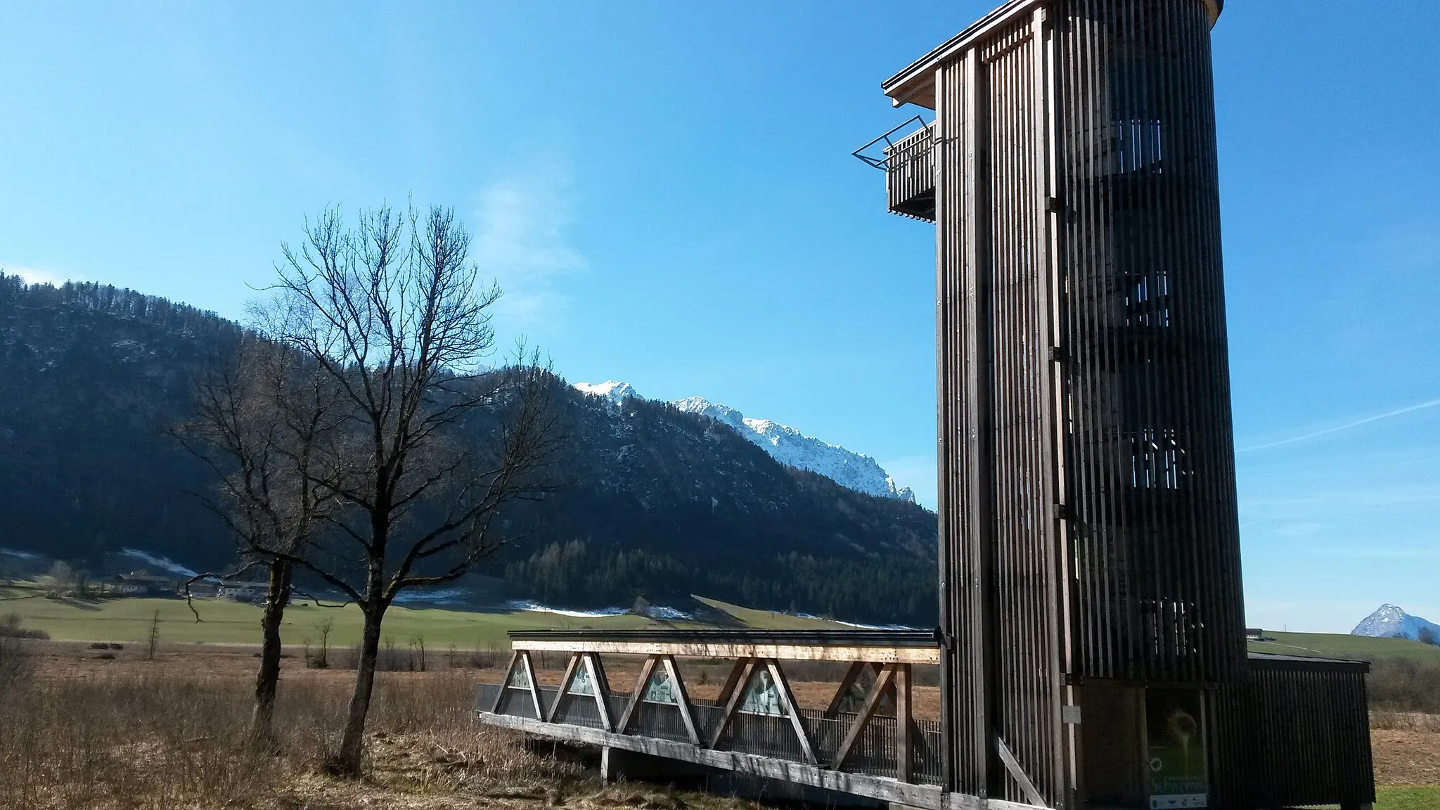 Photo showing: Der Aussichtsturm über der Schwemm, Tirols größter Moorlandschaft bei Walchsee im Kaiserwinkl