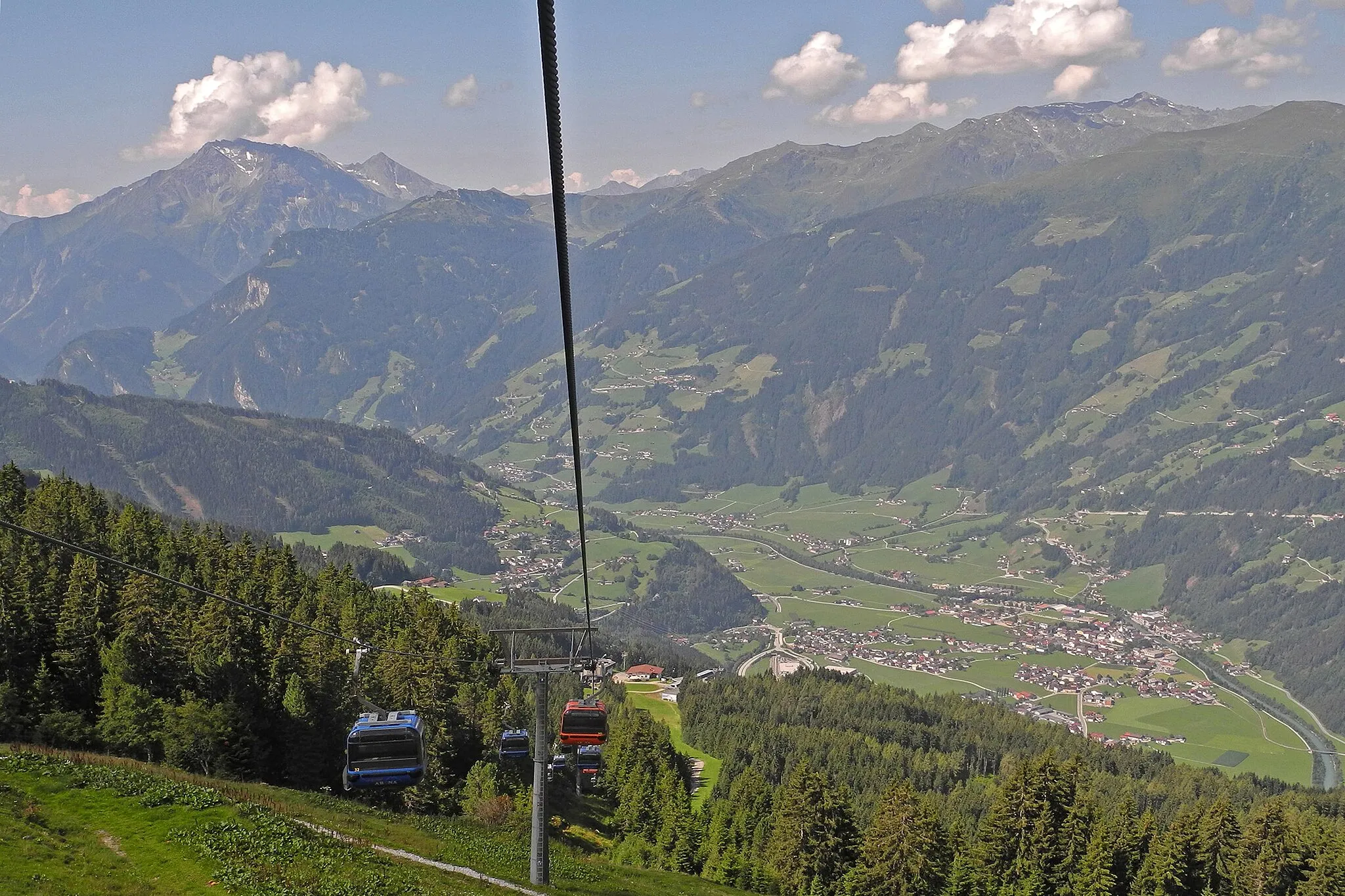 Photo showing: Fahrt mit der Rosenalmbahn bei Rohrberg im Zillertal