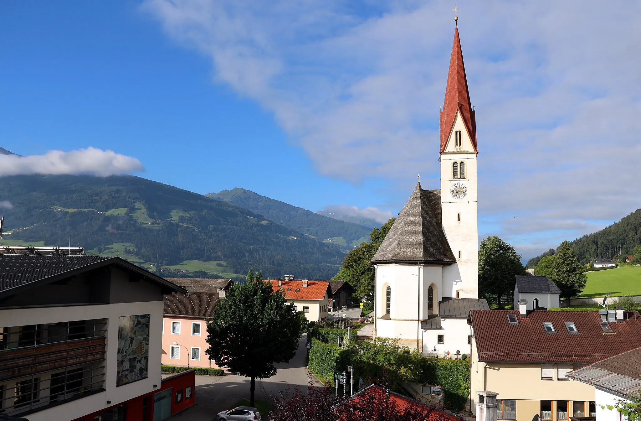Photo showing: Kath. Pfarrkirche hl. Juliana in Terfens Tirol. Ansicht von Osten.