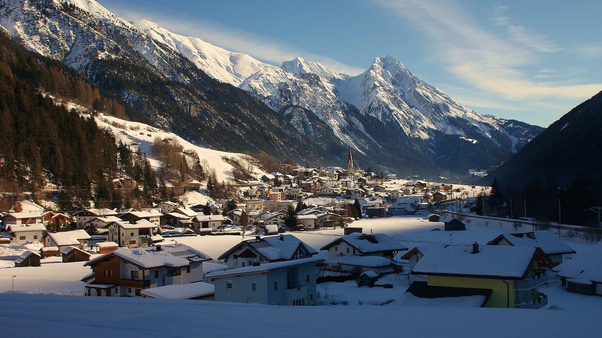 Photo showing: Der Ort Pettneu am Arlberg in Österreich