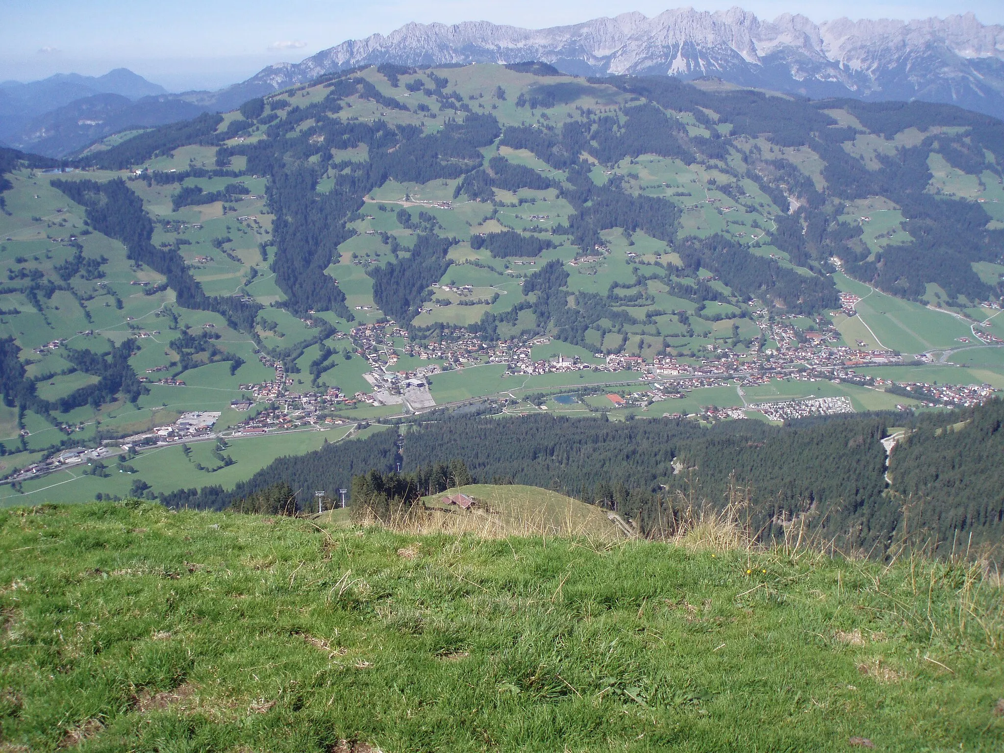 Photo showing: The Tyrolean village Brixen im Thale, Austria