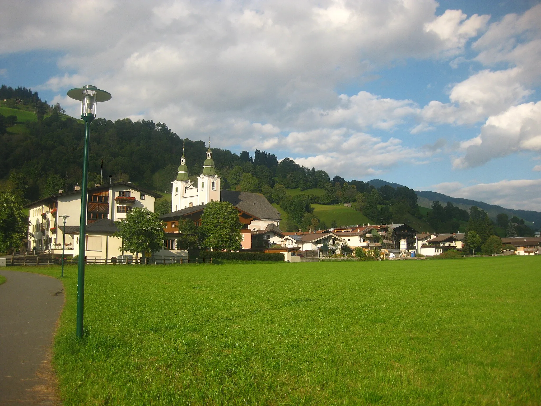 Photo showing: Pfarrkirche Brixen im Thale