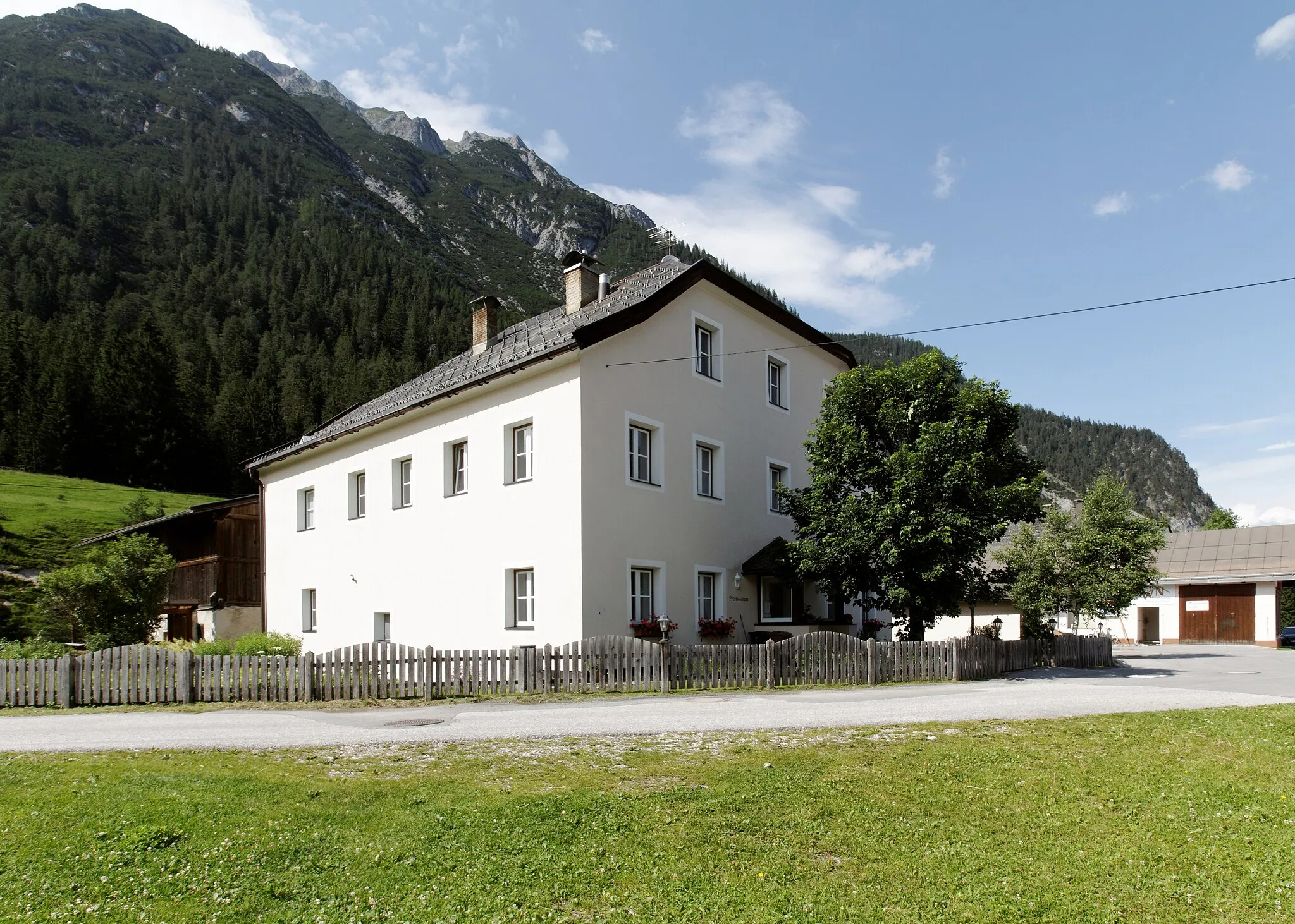 Photo showing: This media shows the remarkable cultural object in the Austrian state of Tyrol listed by the Tyrolean Art Cadastre with the ID 19565. (on tirisMaps, pdf, more images on Commons, Wikidata)