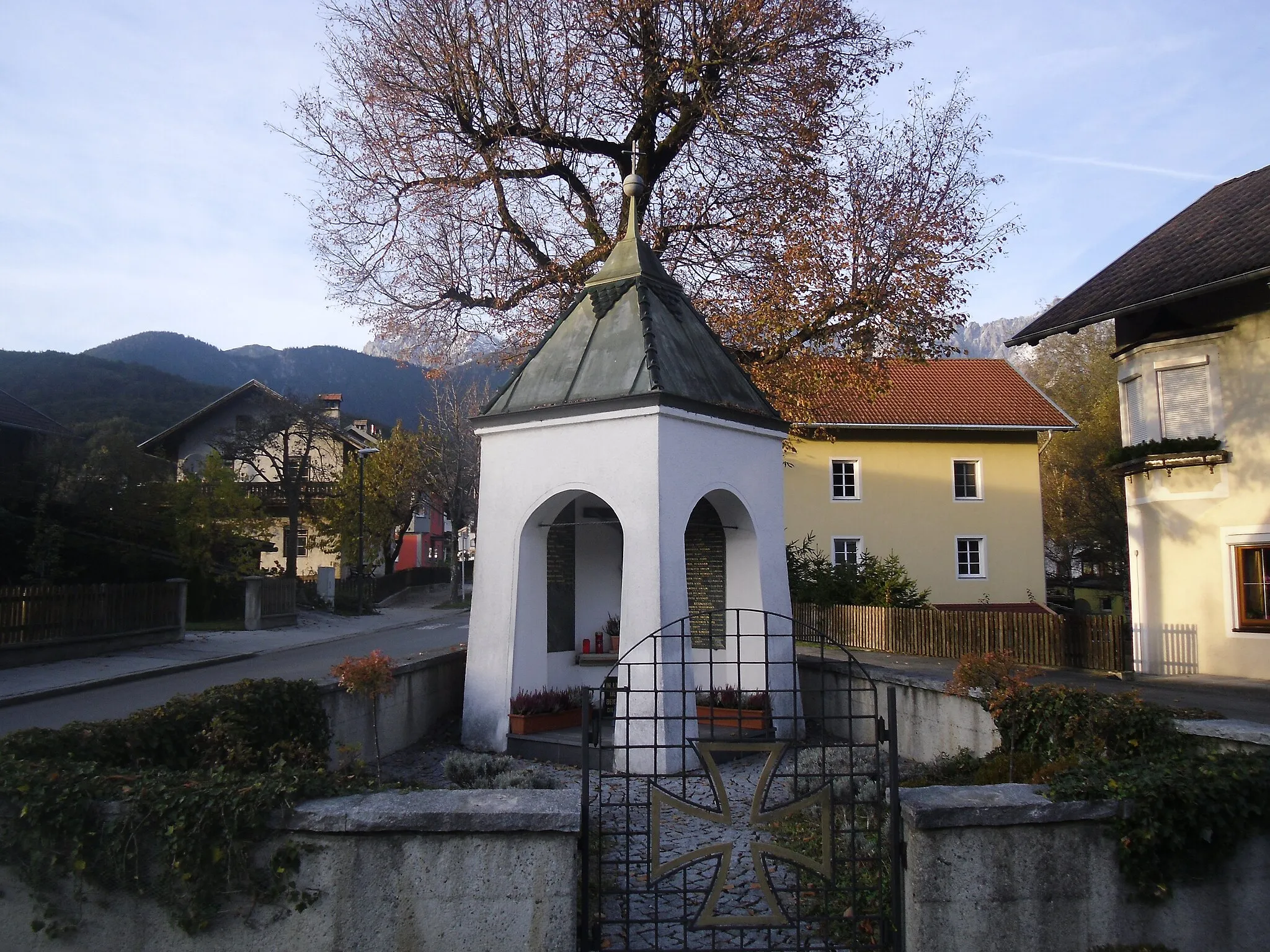 Photo showing: Kriegerdenkmal in Mötz, Bezirk Imst, Tirol, Österreich.