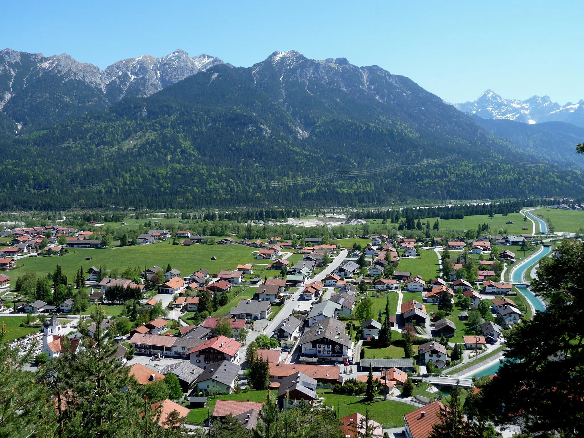 Photo showing: View from "Krepelschrofen" mountain to "Schöttlkarspitze", Wallgau, Germany