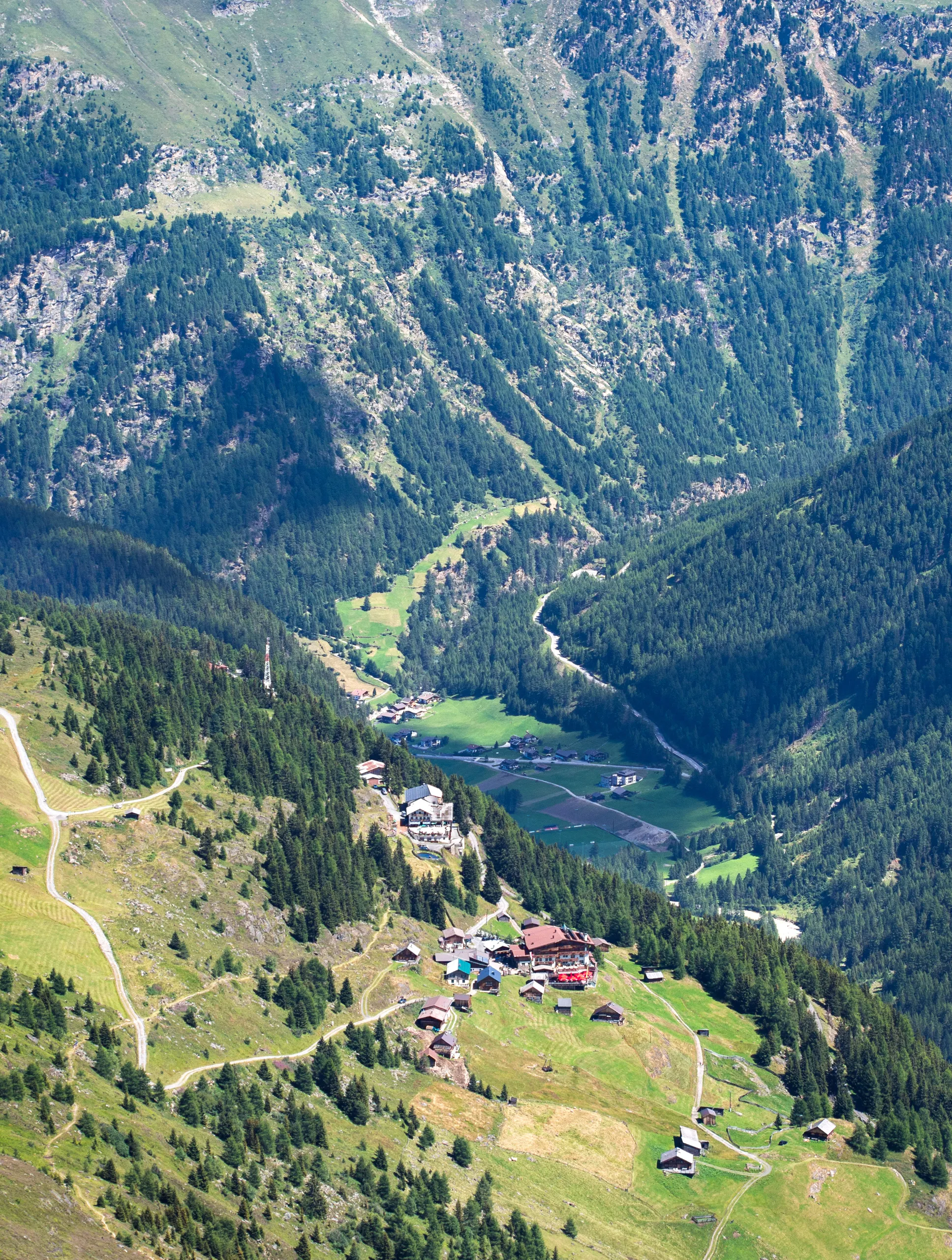 Photo showing: Looking towards the Gaislachalm. Beyond is the confluence of the Venter Ache and Gurgler Ache into the Ötztaler Ache at Zwieselstein.