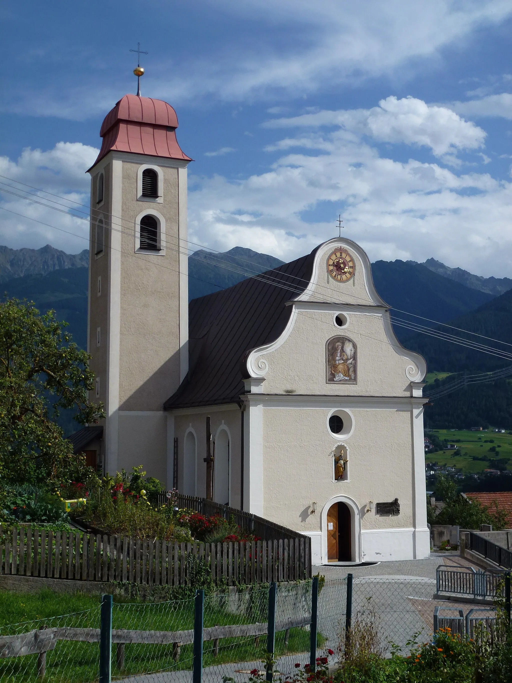 Photo showing: Expositurkirche hll. Magdalena und Nikolaus und Friedhof - Karrösten