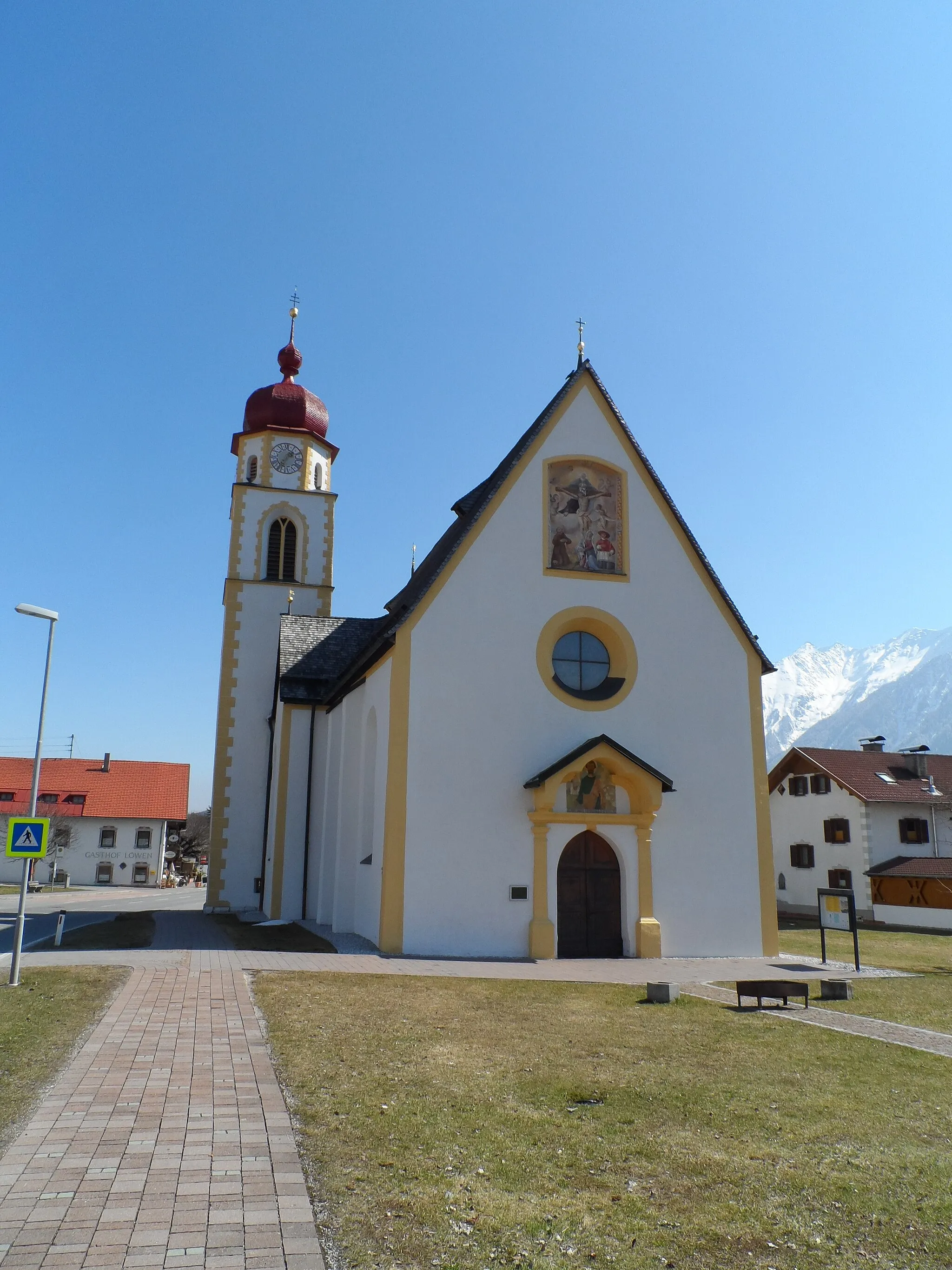 Photo showing: Kath. Pfarrkirche Hl. Dreifaltigkeit in Barwies - Barwies, Mieming