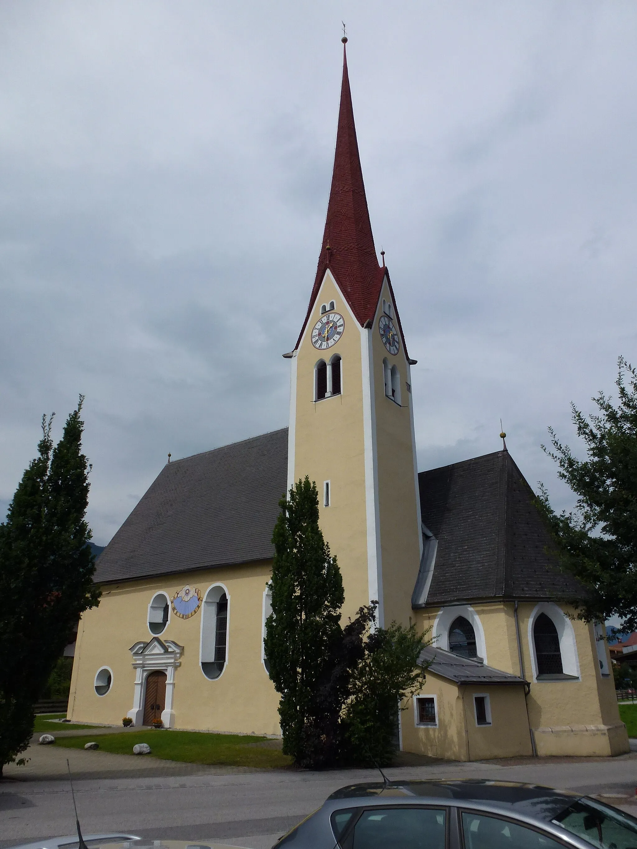 Photo showing: Kath. Pfarrkirche hl. Briccius/Briktius - Uderns