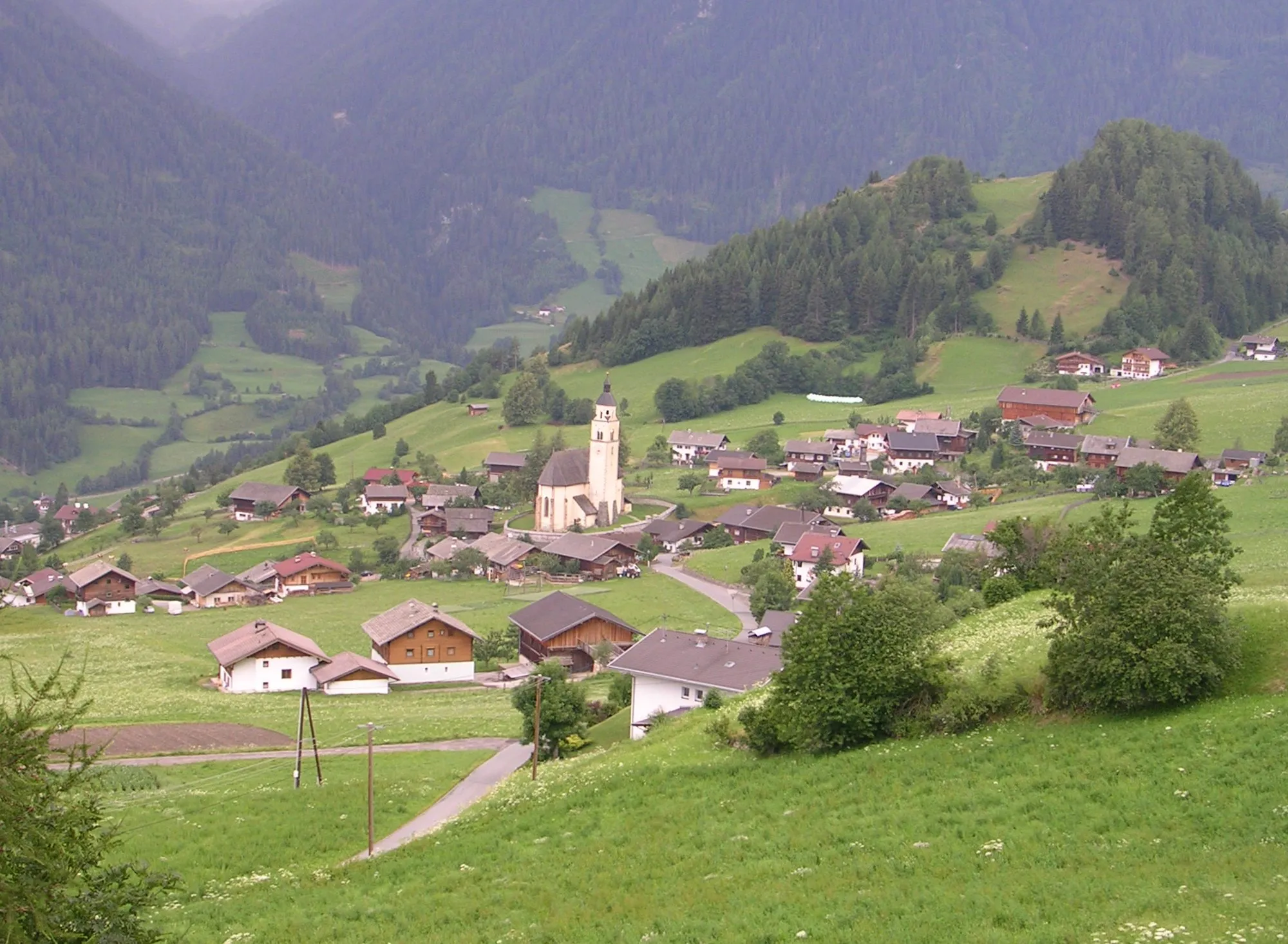 Photo showing: Gemeinde Virgen, Blick auf Obermauern mit der Ausgrabungsstätte Burg