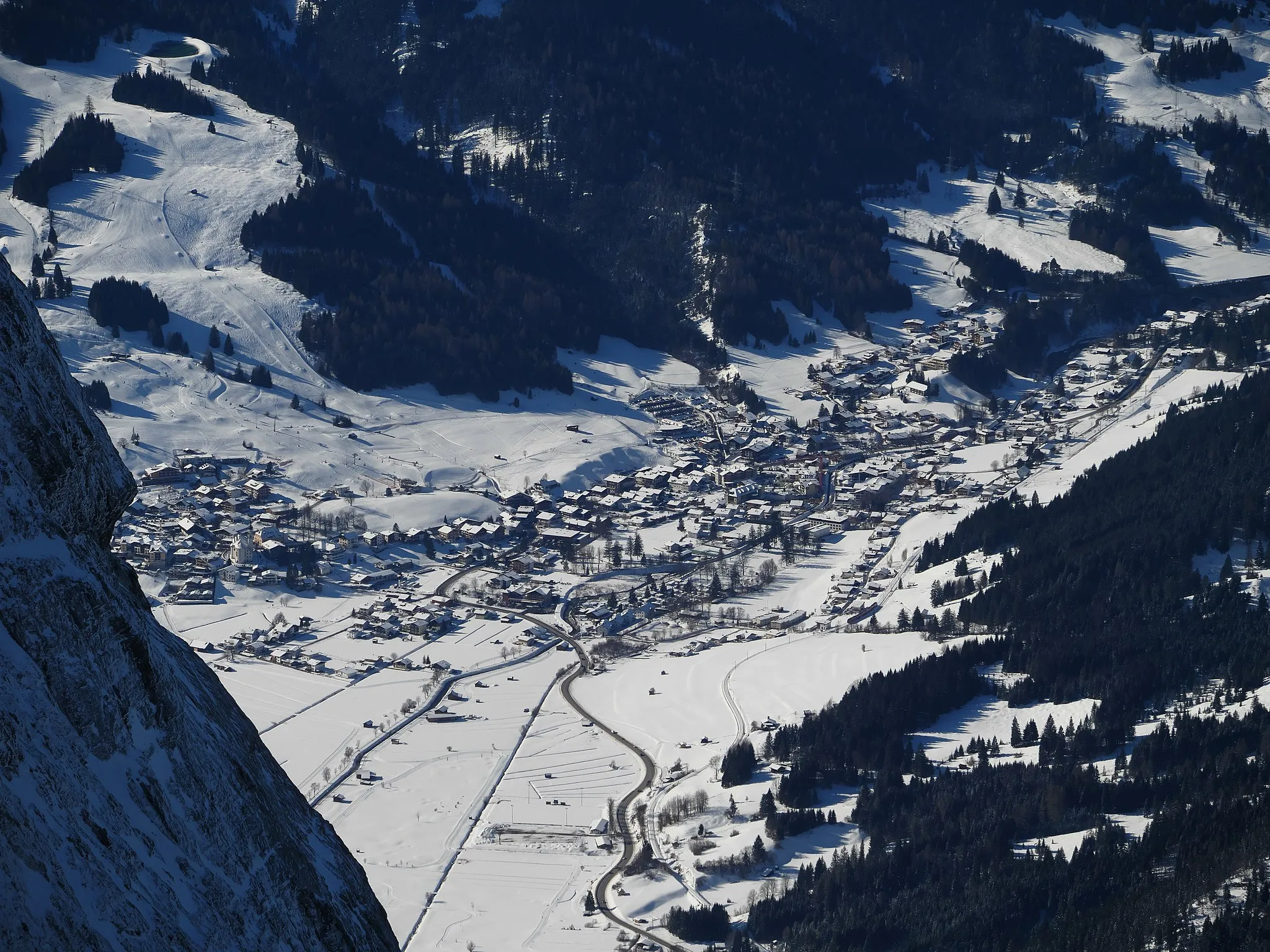 Photo showing: Lermoos im Winter von der Zugsptize aus gesehen.