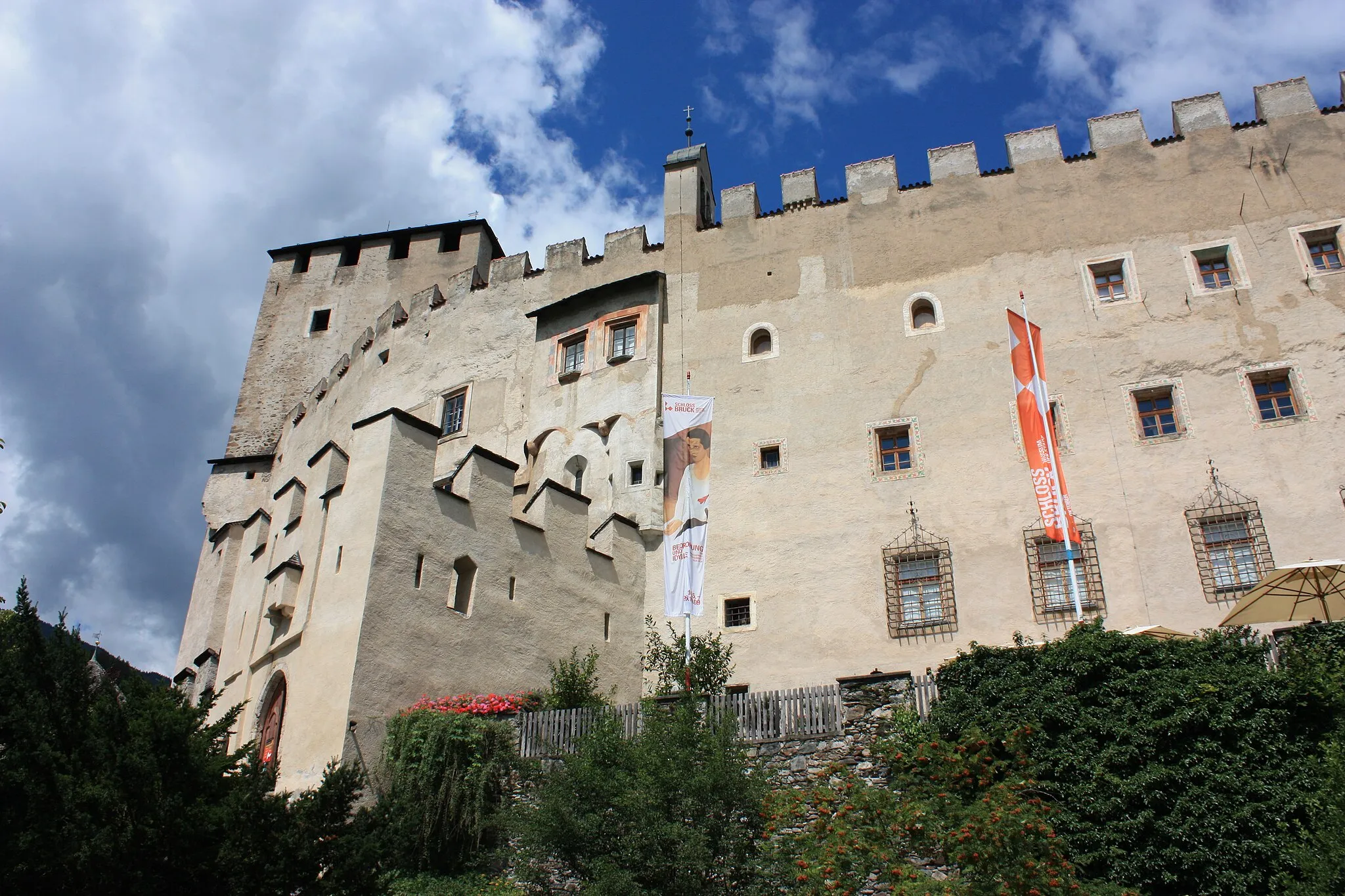 Photo showing: Bruck castle
Locality:Schlossberg

Community:Lienz