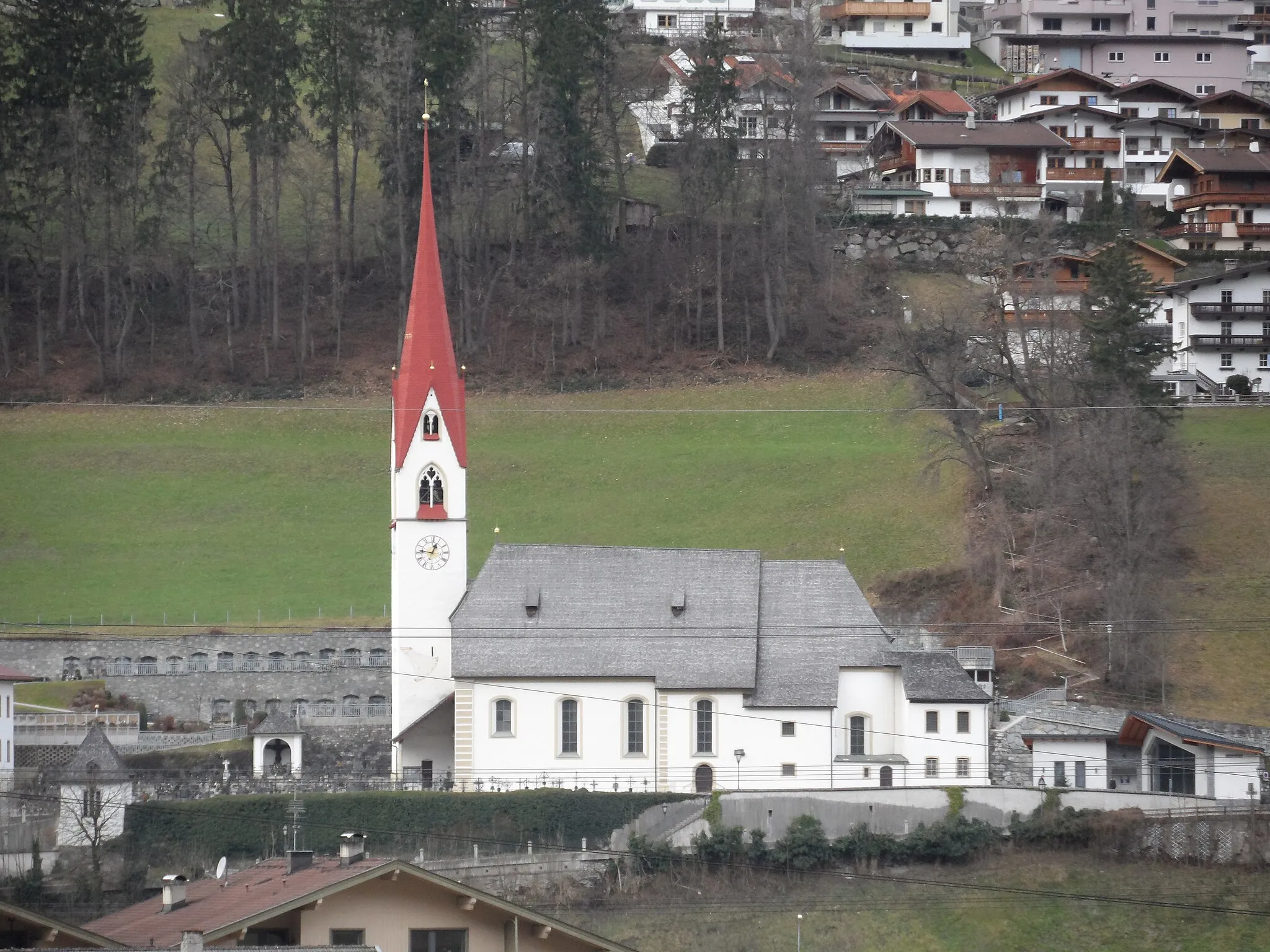 Photo showing: Kath. Pfarrkirche Hll. Ingenuin und Albuin - Hippach