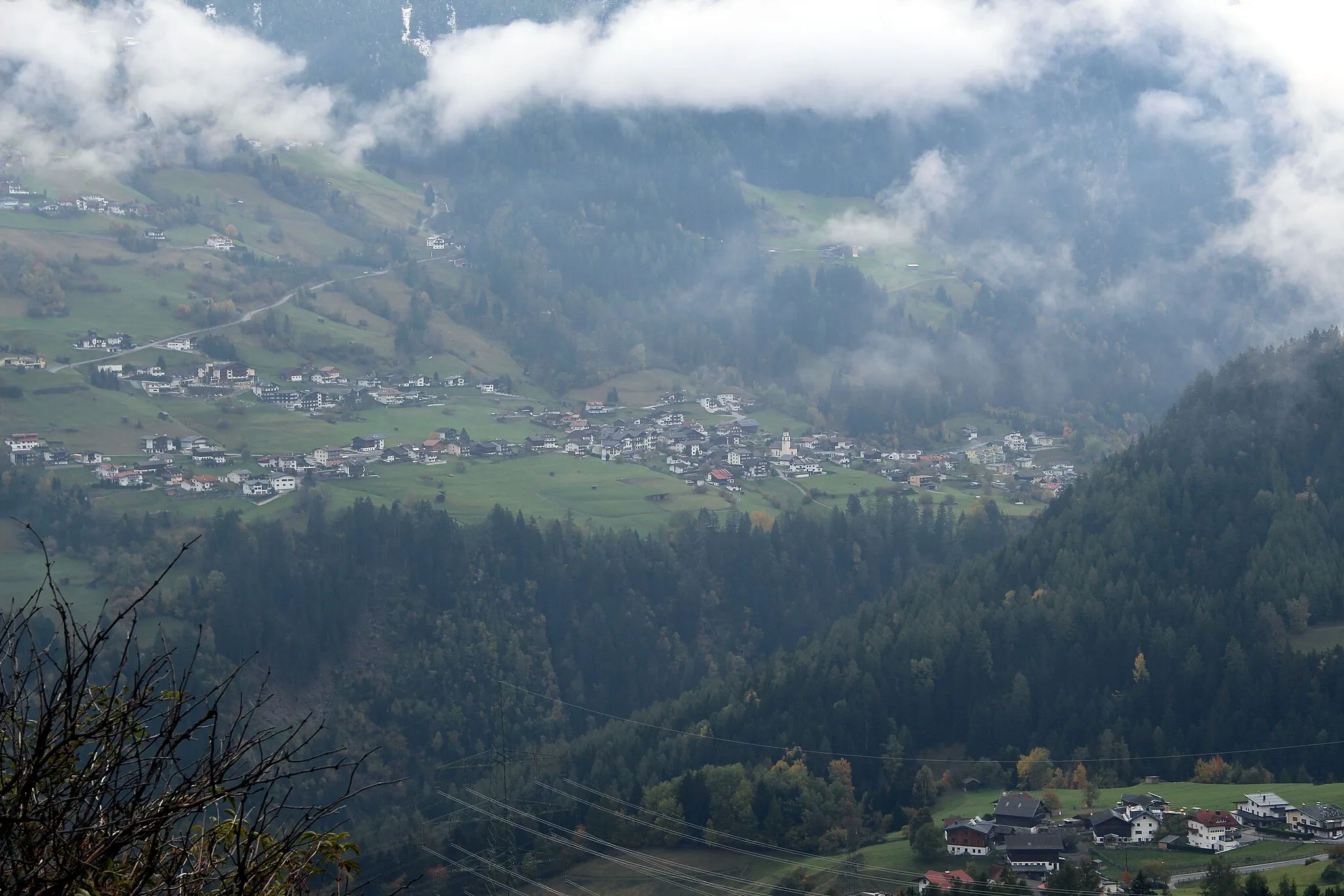 Photo showing: Ortsansicht von Jerzens von Nordwesten (Wenns) aus.