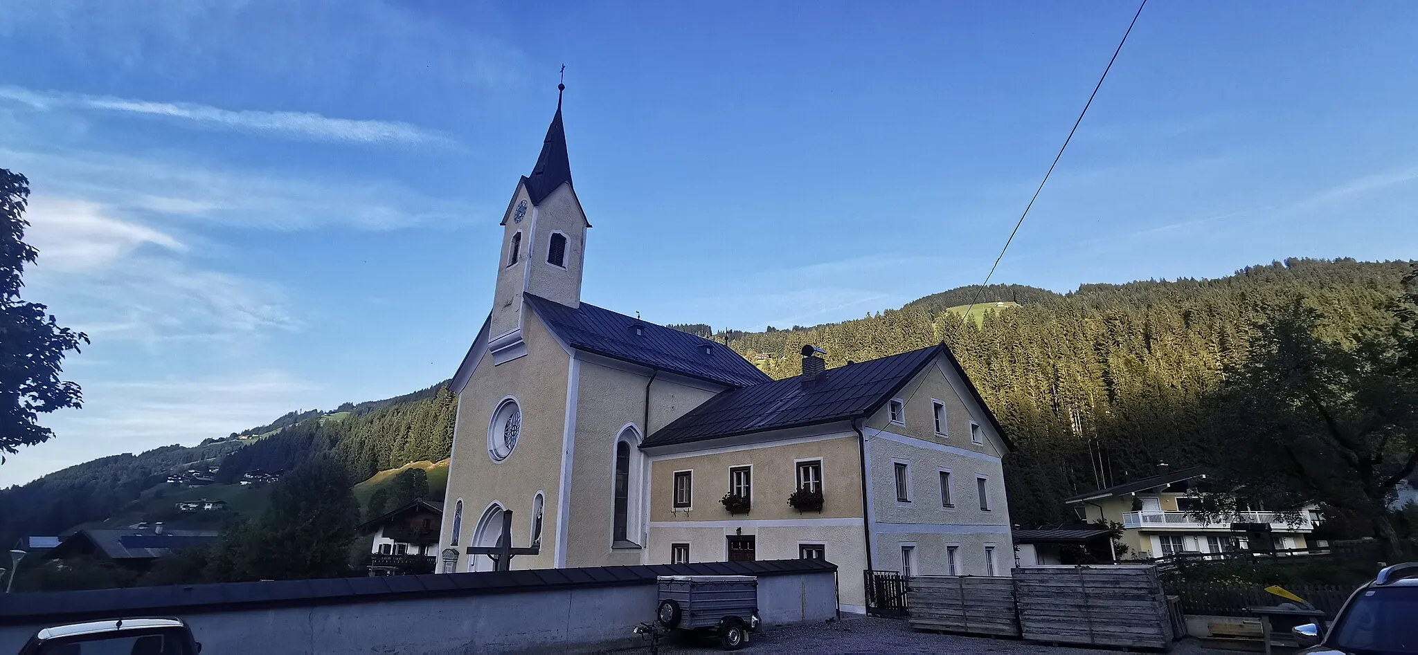 Photo showing: Kath. Pfarrkirche hl. Rupert und Widum