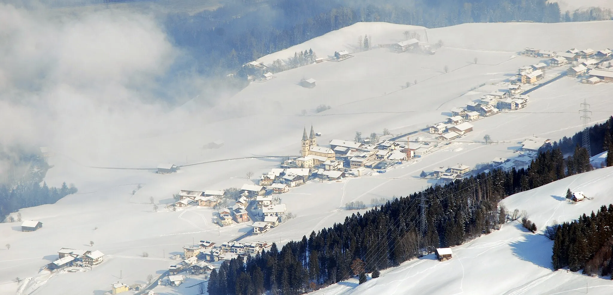 Photo showing: Mitterweerberg from South west (Rote Wand 2217m)