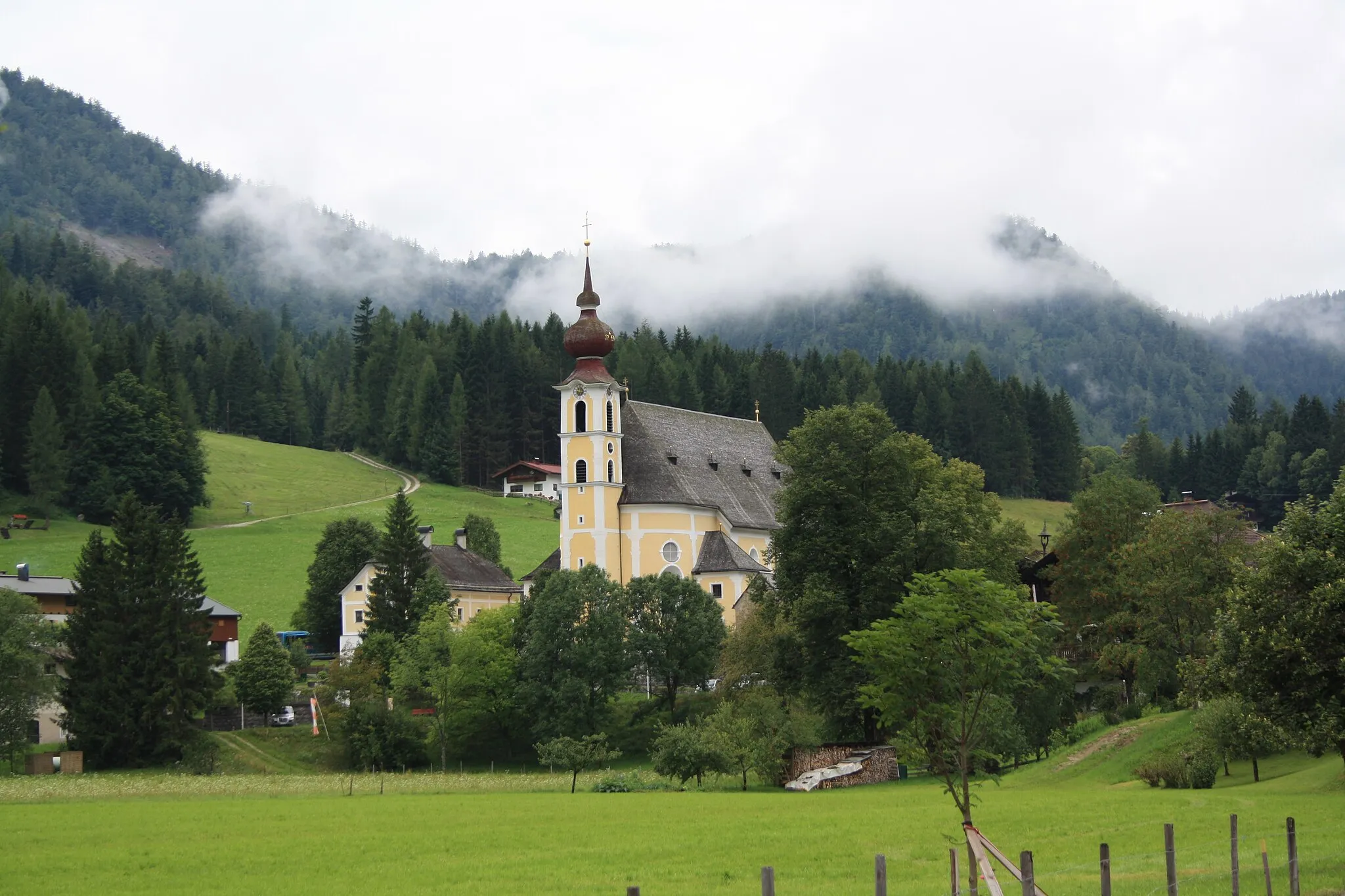 Photo showing: Blick auf die Kirche von Waidring