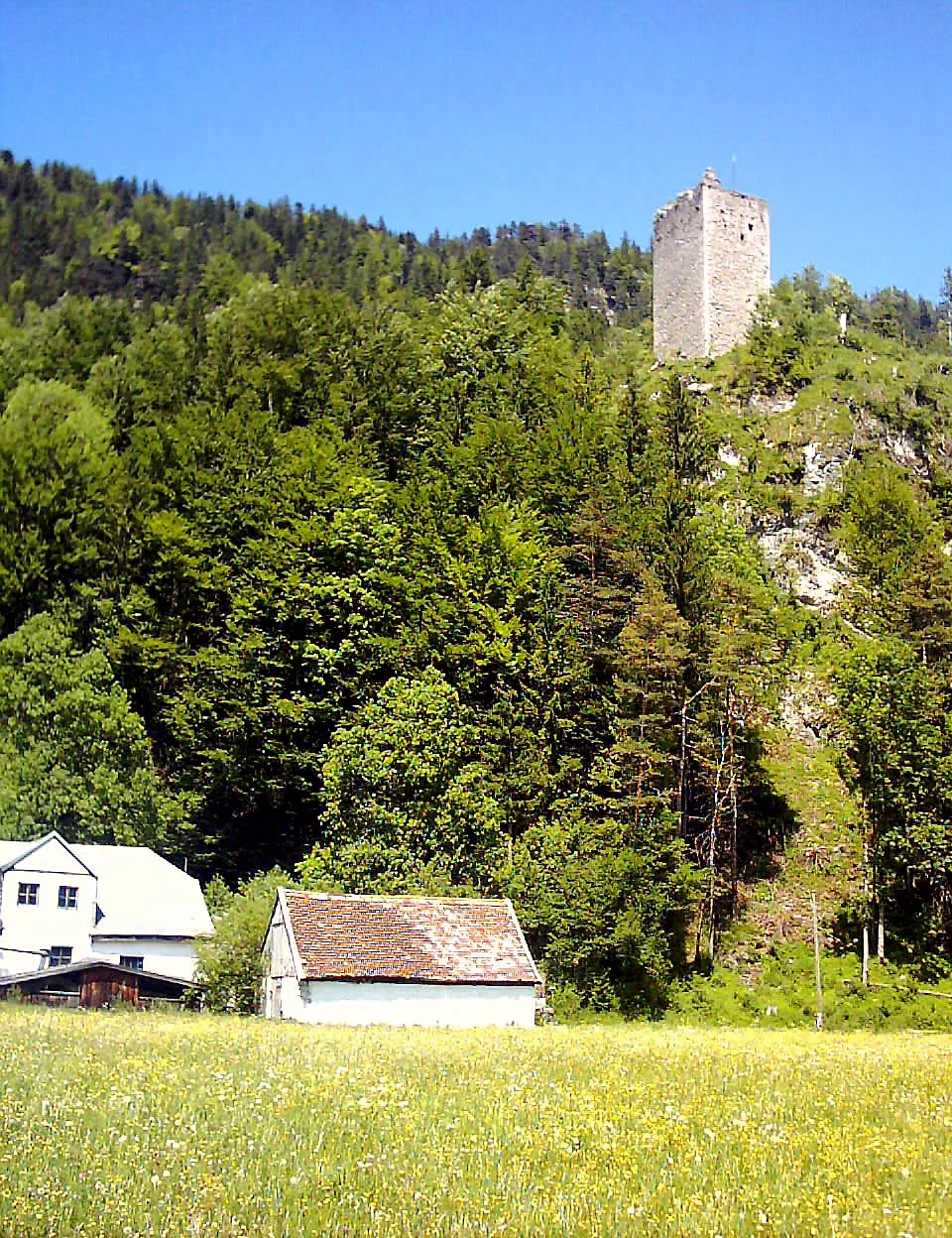 Photo showing: Der Burgfelsen mit dem Bergfried