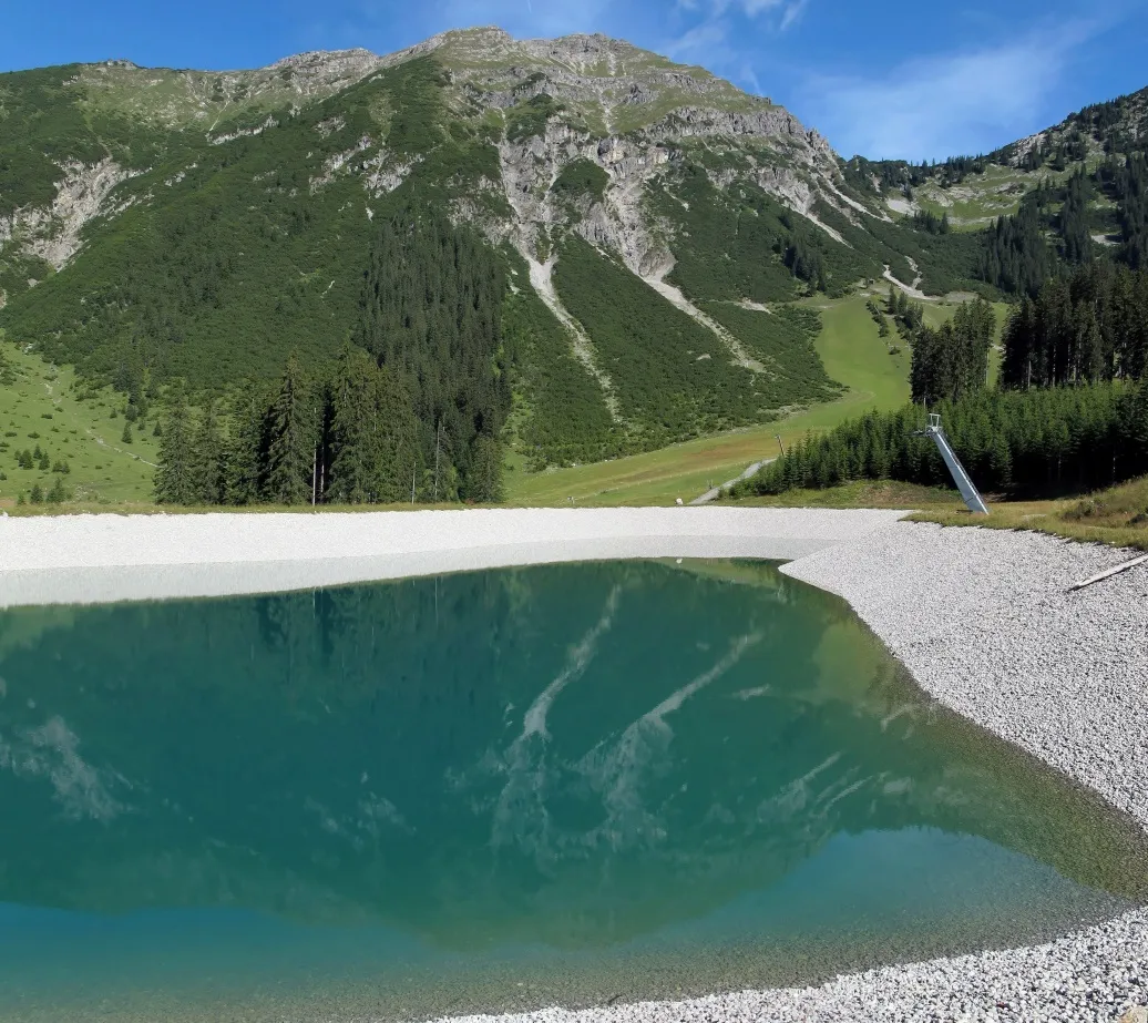 Photo showing: Village Berwang, Mountain Thaneller in Reservoir at Berwang