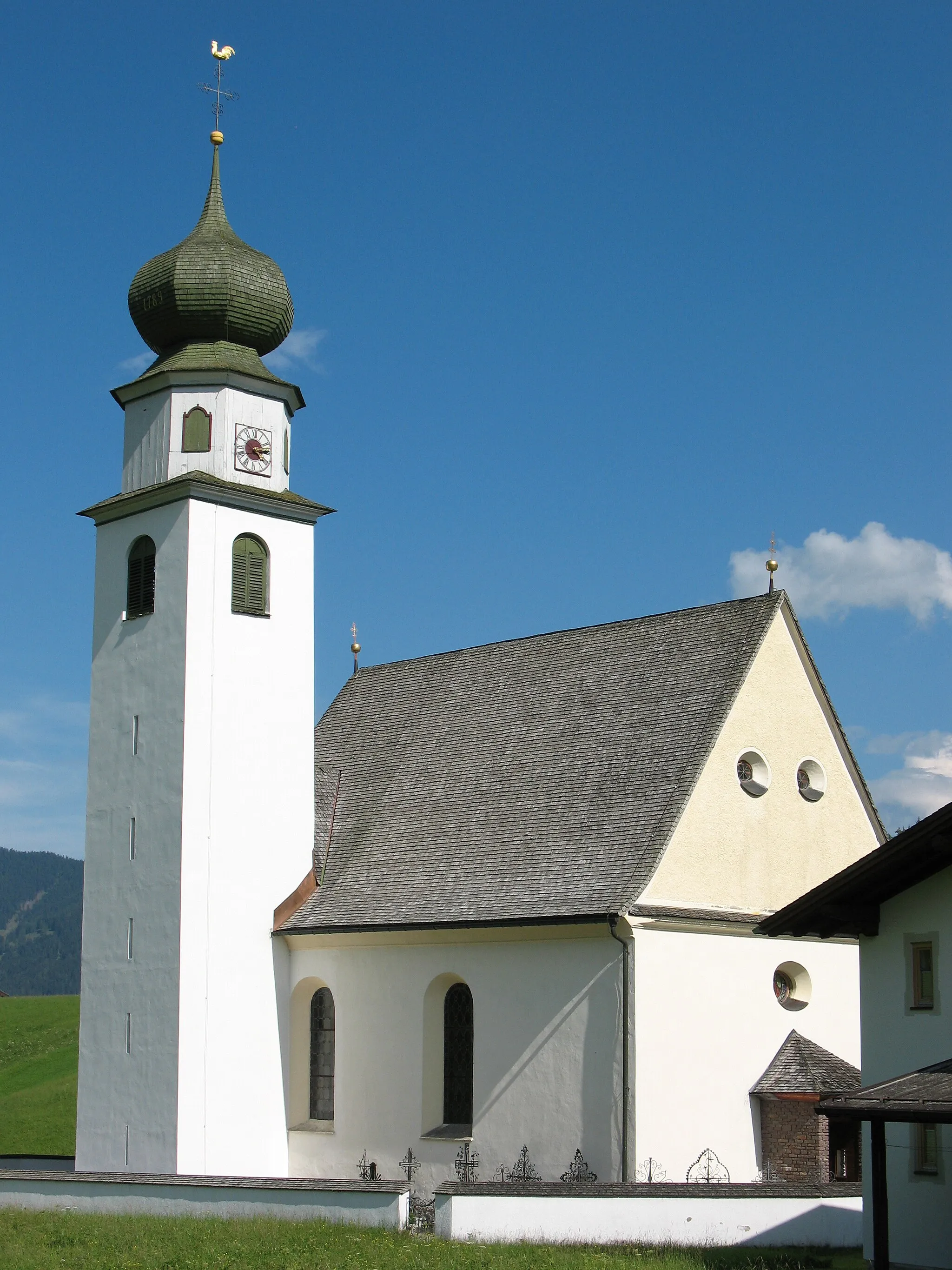 Photo showing: Kath. Pfarrkirche hl. Michael und Friedhof mit Kapelle