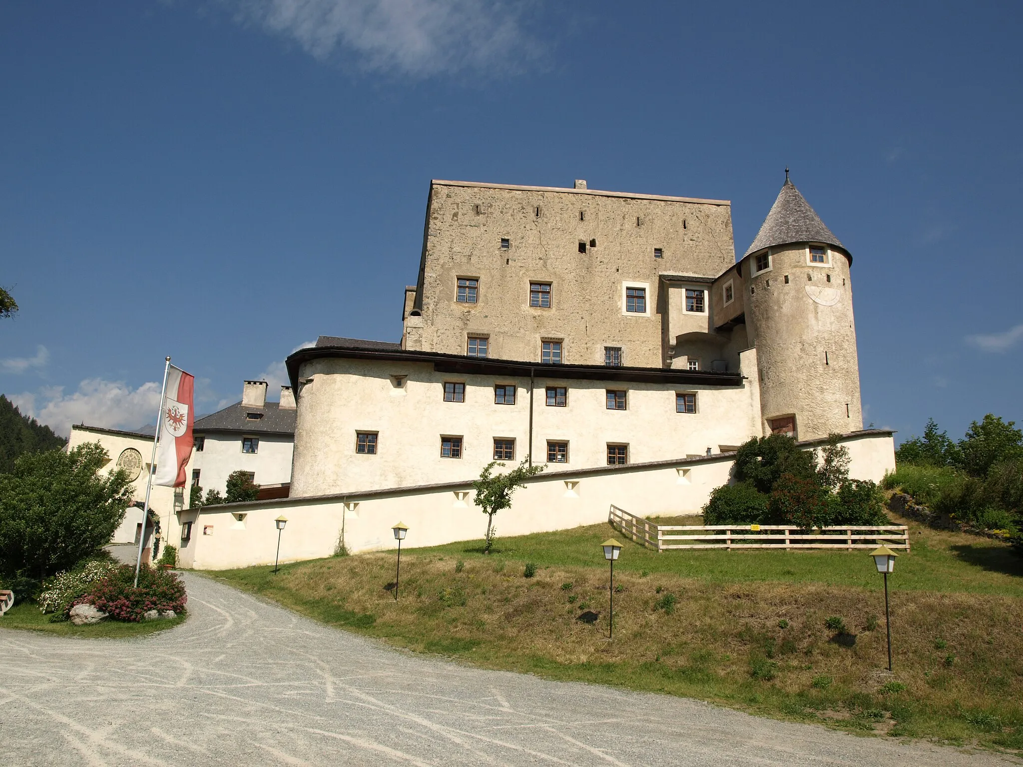 Photo showing: Schloss Naudersberg in Nauders, Austria