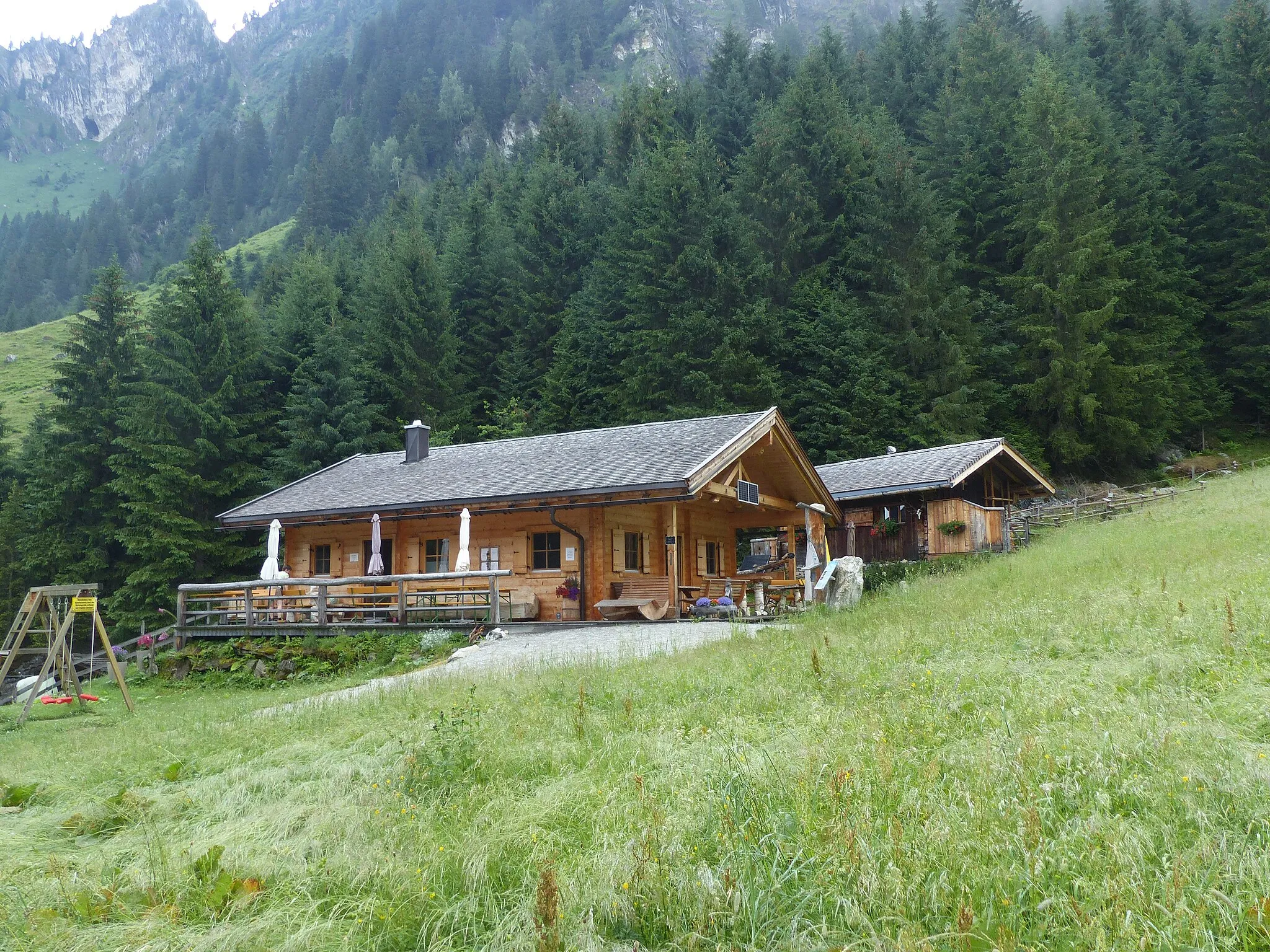 Photo showing: Kampriesenalm: Neue Hütte mit Bewirtschaftung