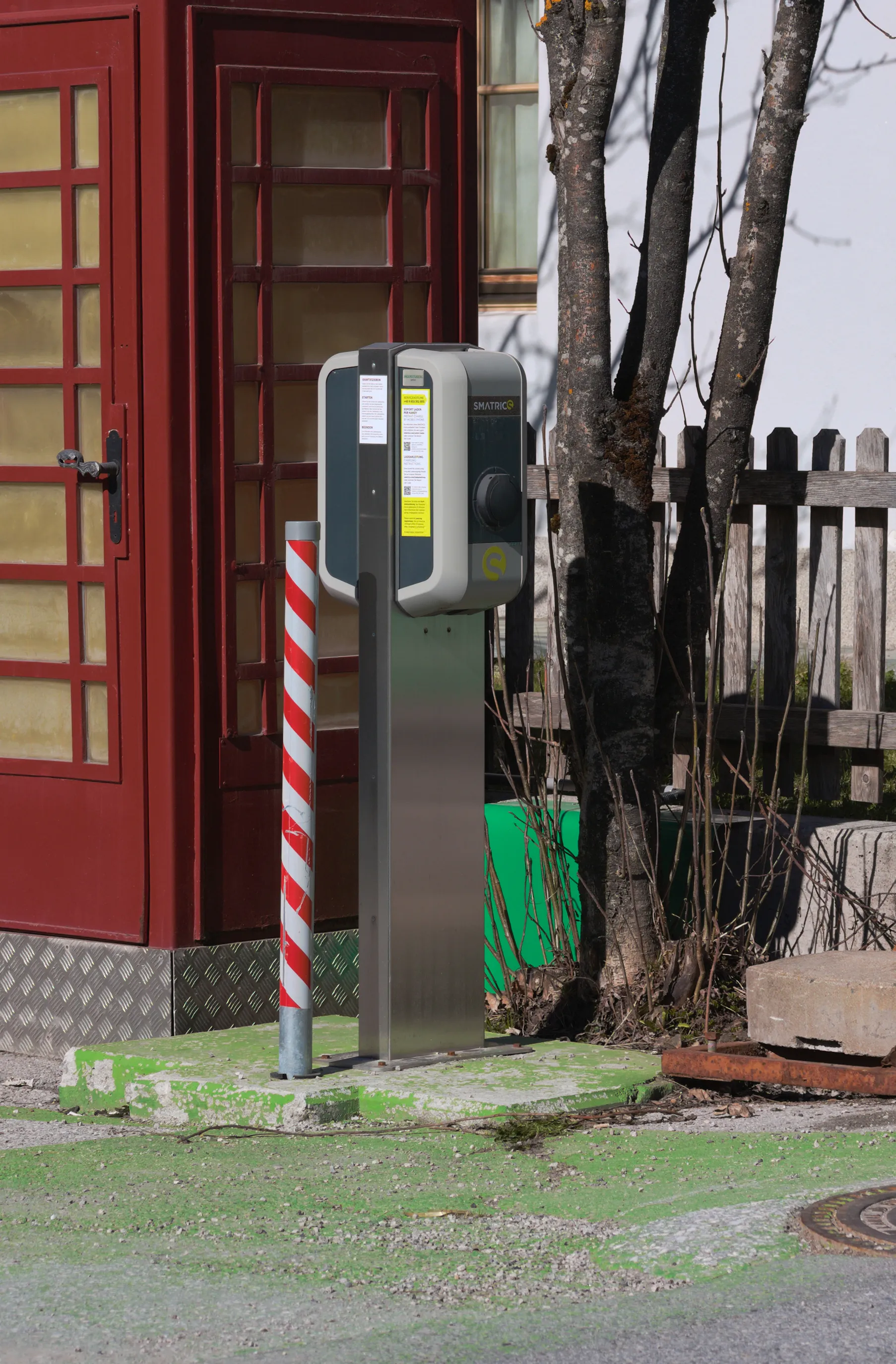 Photo showing: A charging station by SMATRICS at number 217 in Gerlos, Tyrol, Austria