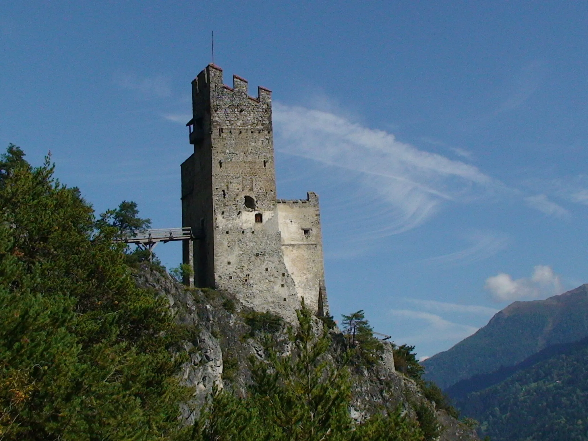 Photo showing: Burgruine Schrofenstein