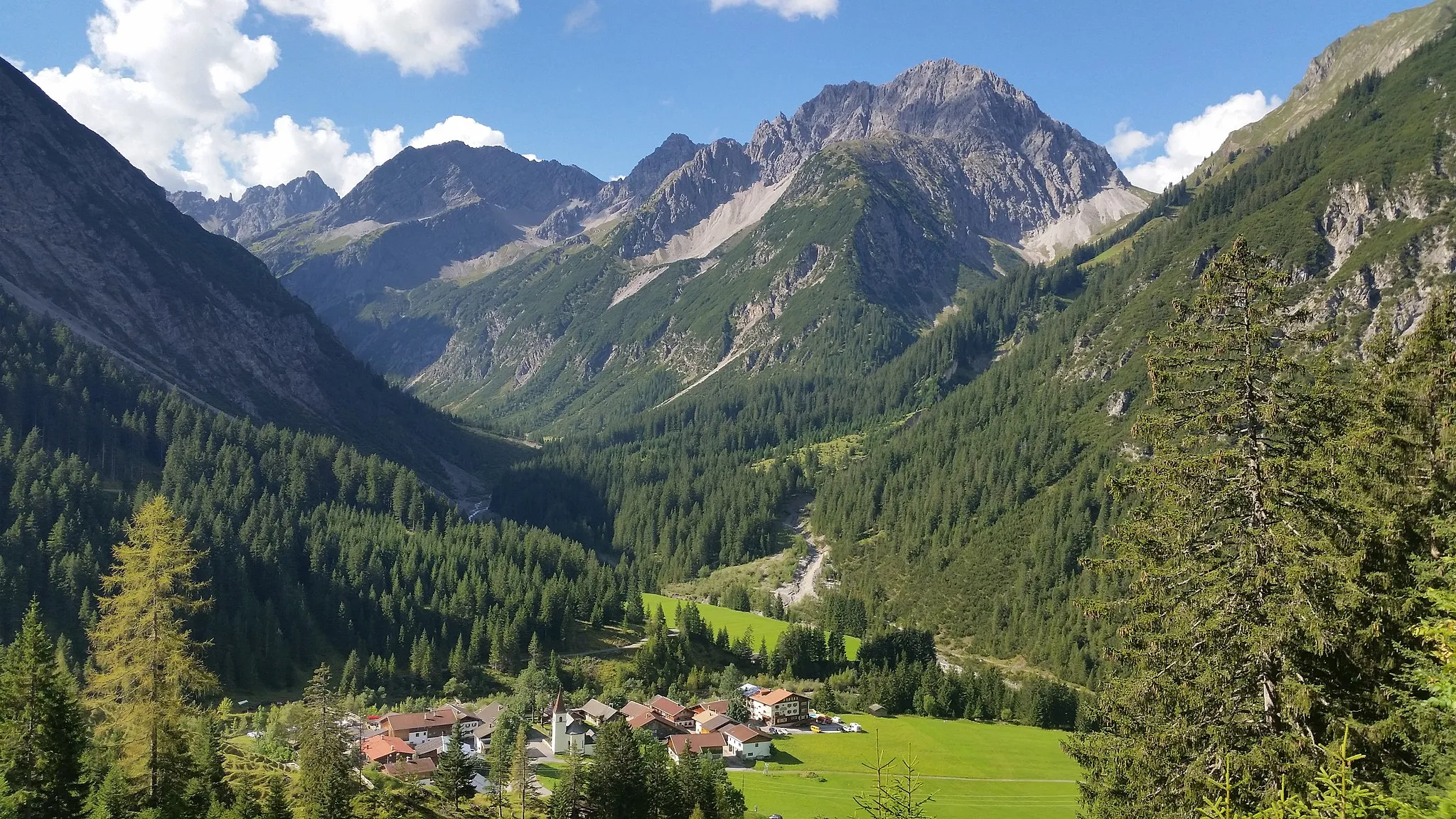 Photo showing: Village Boden, Tyrol, Austria, seen from the Hahntenjoch Road