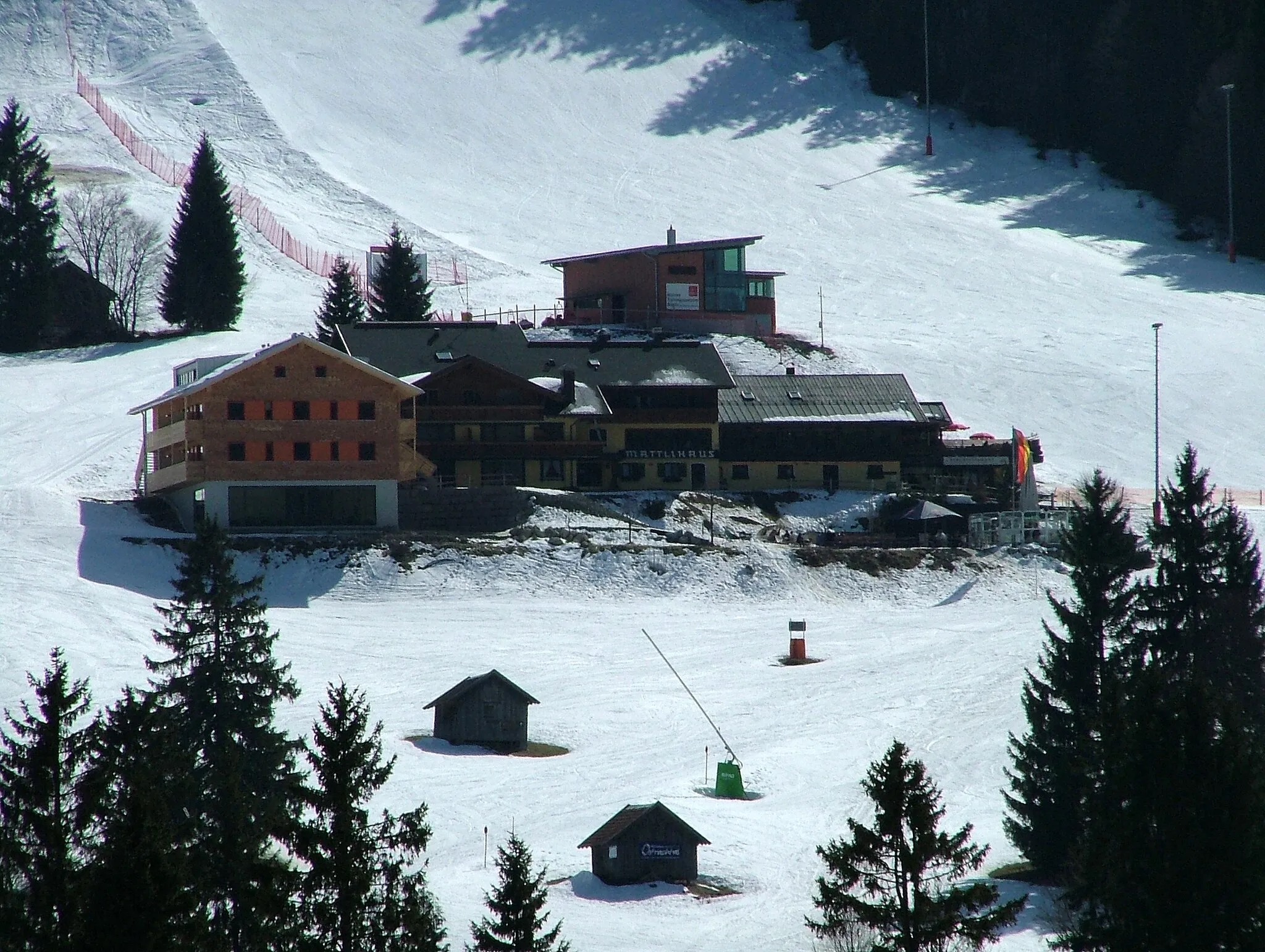 Photo showing: Gegenüber Abfahrt - Mattlihüs, Iselerstr. 28 in Oberjoch