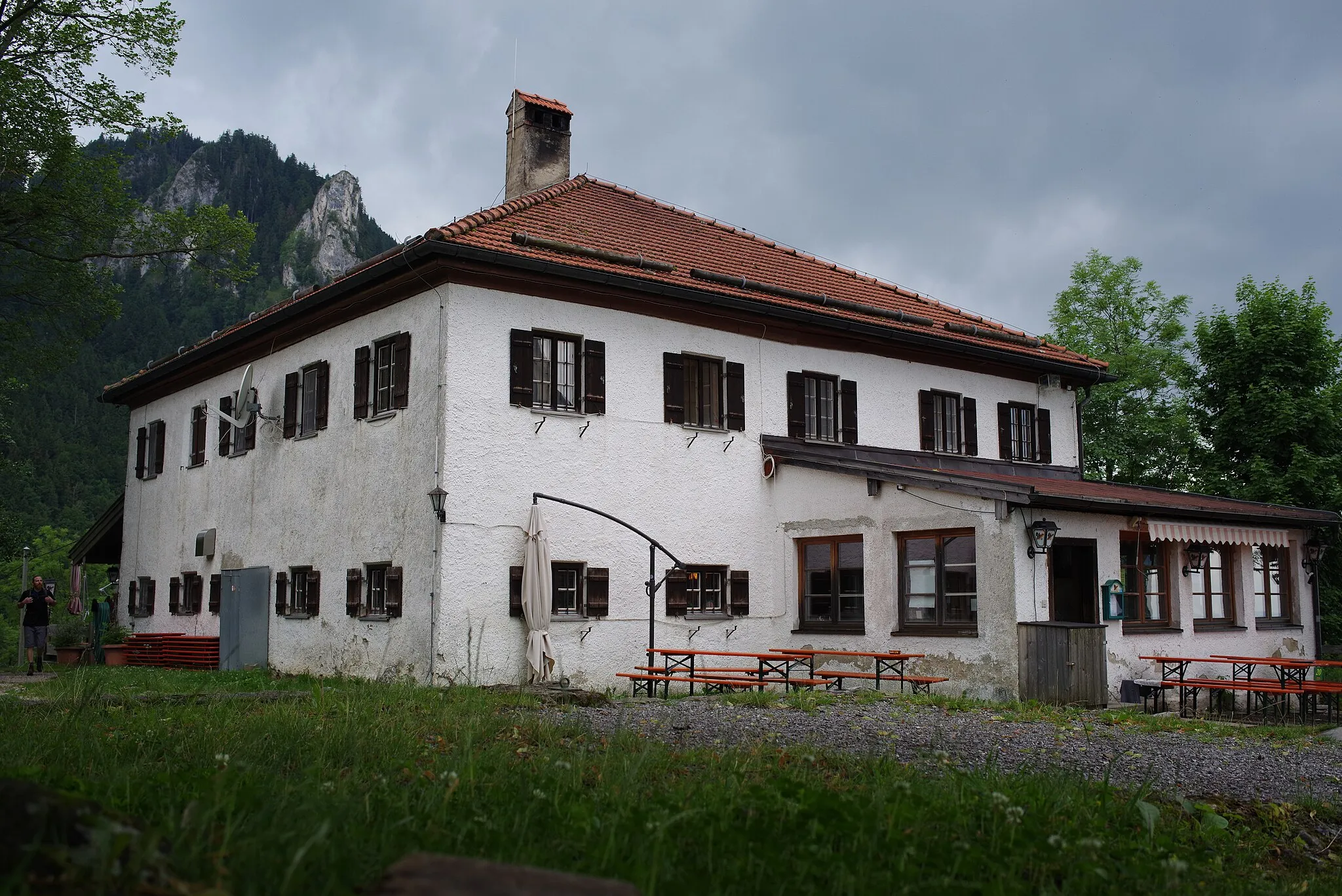 Photo showing: Die historische Probstei auf dem Petersberg beherbergt heute ein Gasthaus.