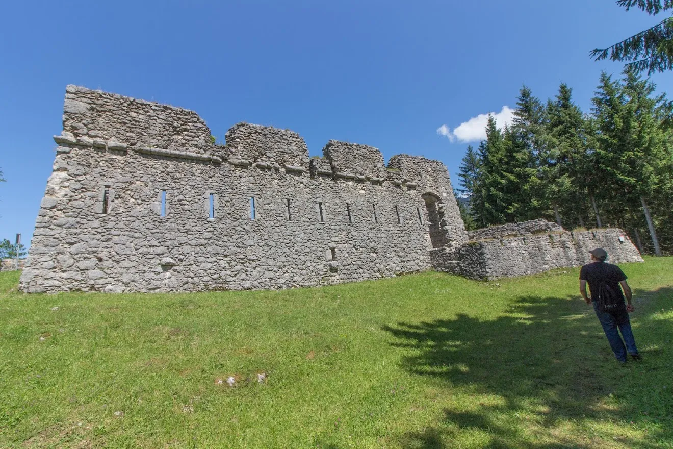 Photo showing: Fort Claudia, part of the defense system "Ehrenberg Castle" near Reutte, Tyrolia, Austria