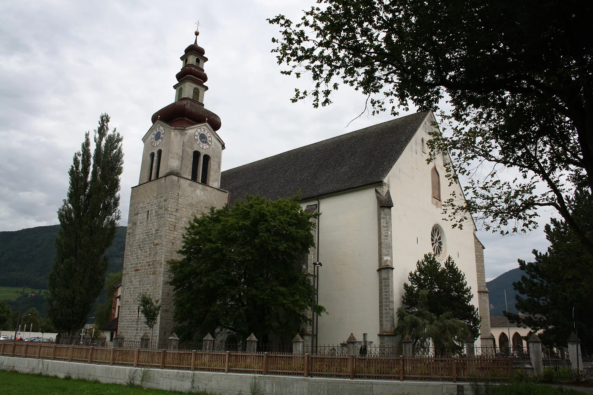 Photo showing: Italy, South Tyrol, Sterzing, Pfarrkirche Unsere Liebe Frau im Moos. The external sight of the Parish Church.