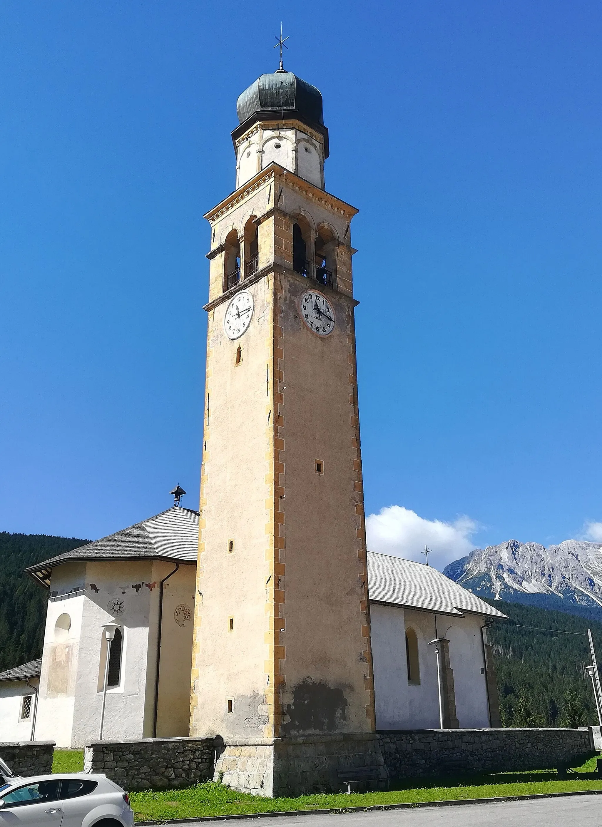 Photo showing: L'abside ed il campanile della chiesa di San Nicolò di Comelico