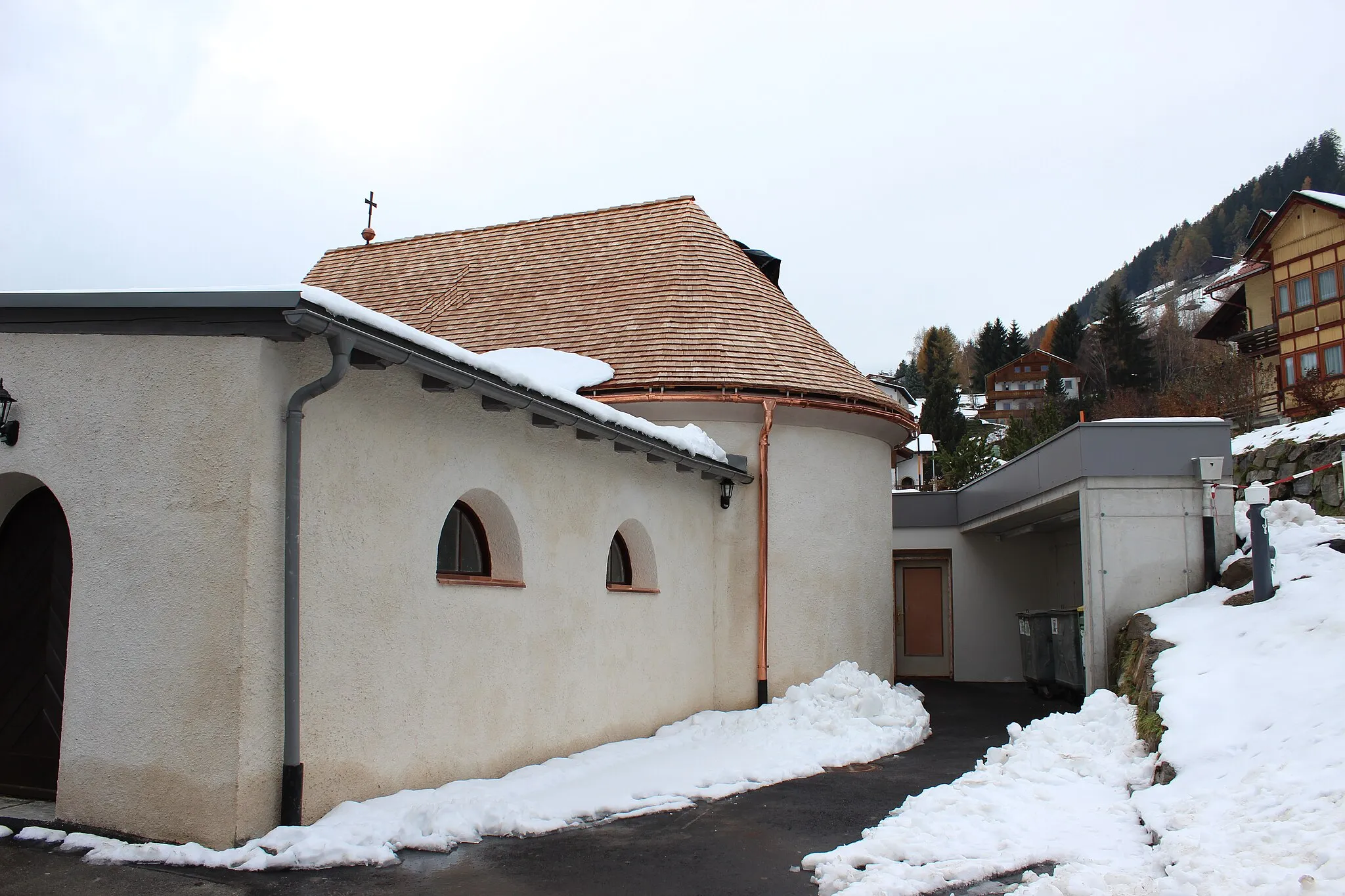 Photo showing: Totenkapelle unweit der Sillianer Pfarrkirche in der Gemeinde Sillian, Osttirol, Österreich.