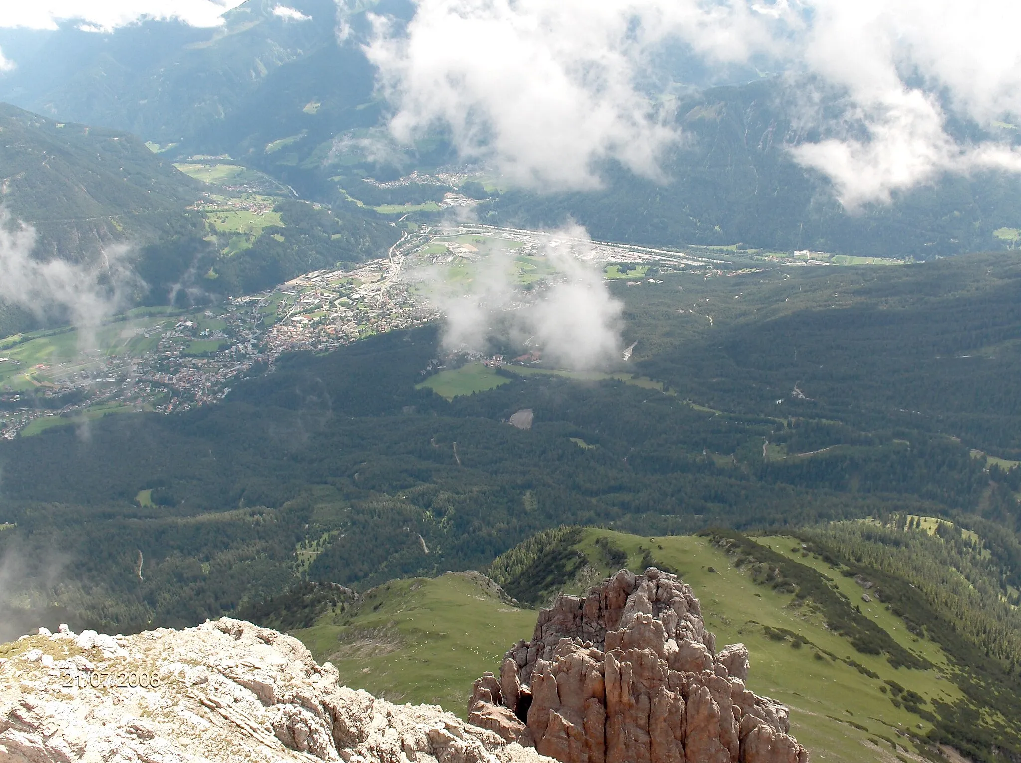 Photo showing: Imst in Austria seen from the Vordere Platteinspitze (2565 m)