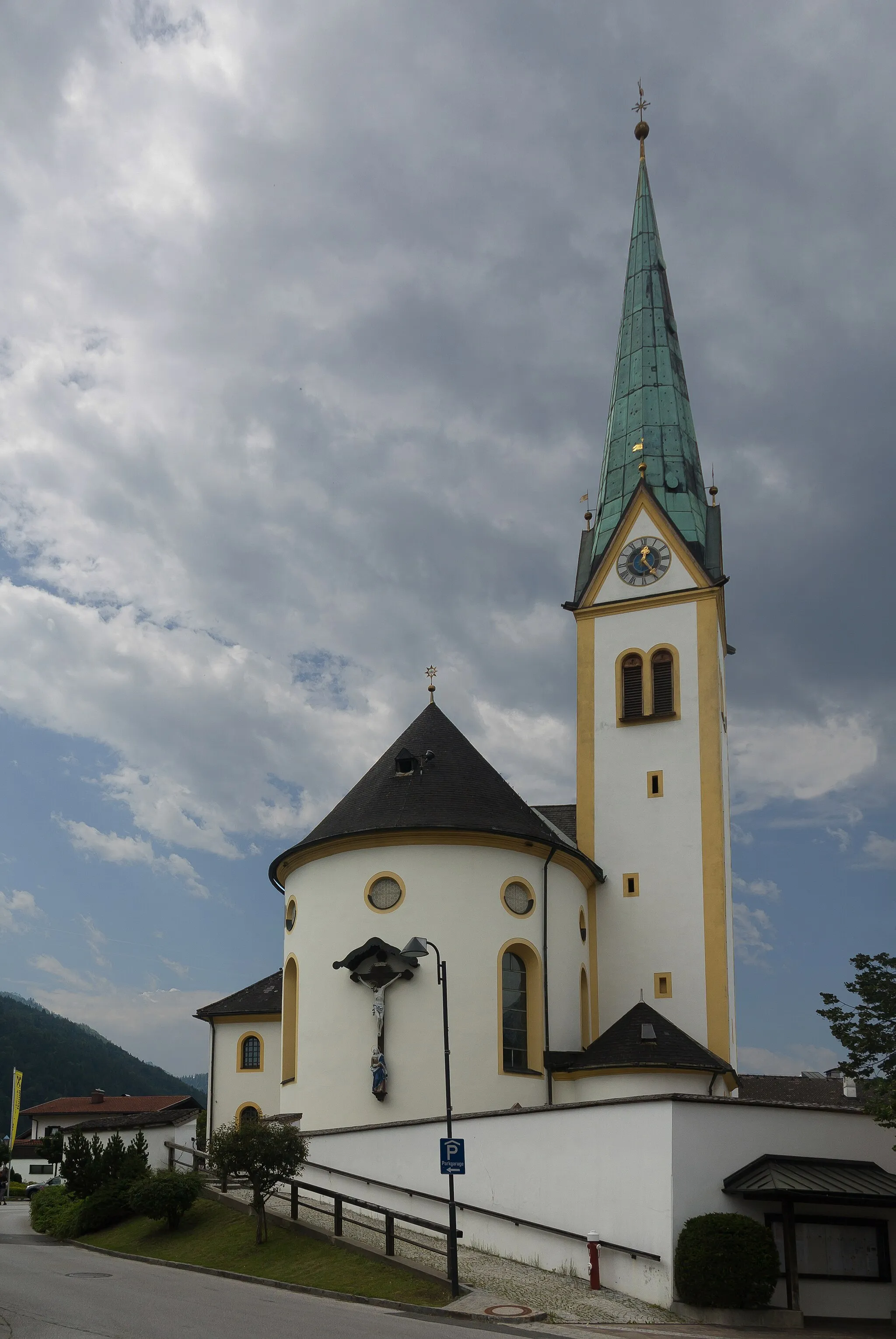 Photo showing: Kundl, church: die Katholische Pfarrkirche Mariä Himmelfahrt